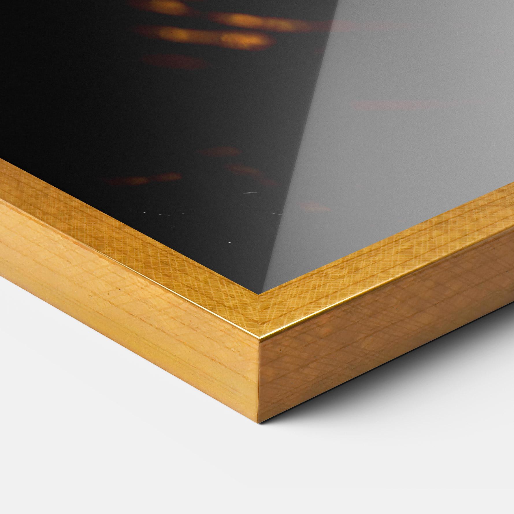 Рамкиран постер Skin Black Gold mockup 3