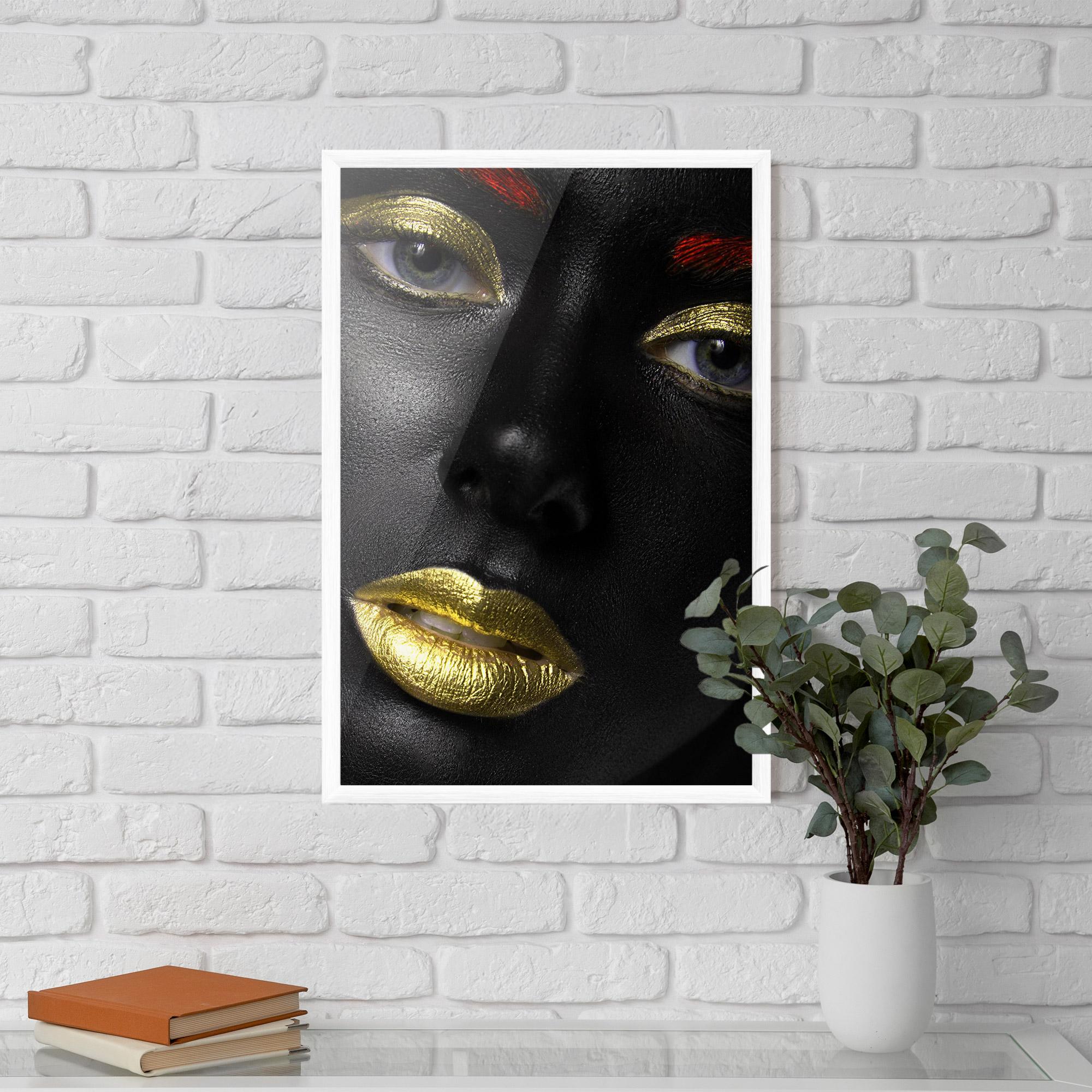 Рамкиран постер Gold Red Lips mockup 5
