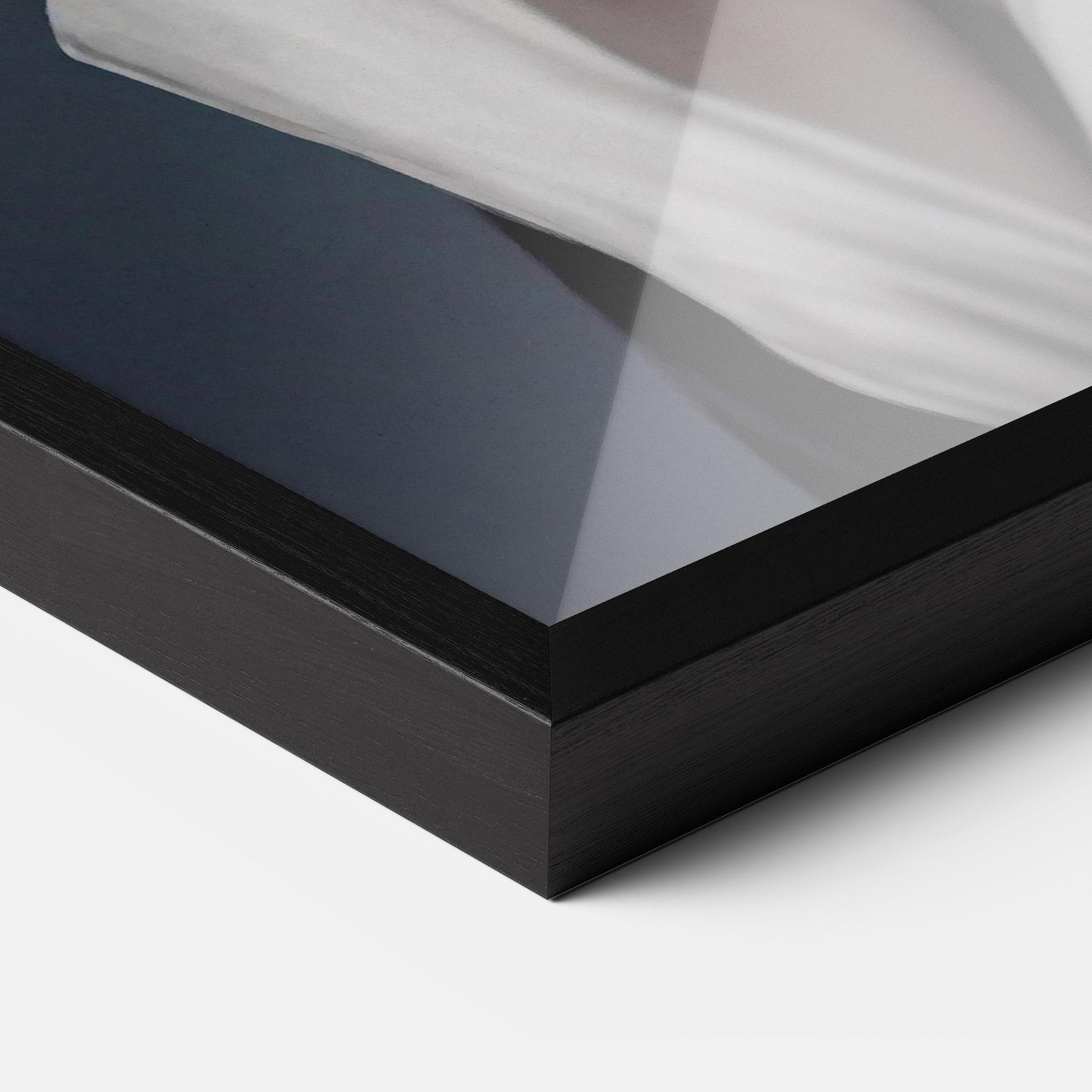 Рамкиран постер Red Flower Woman mockup 3