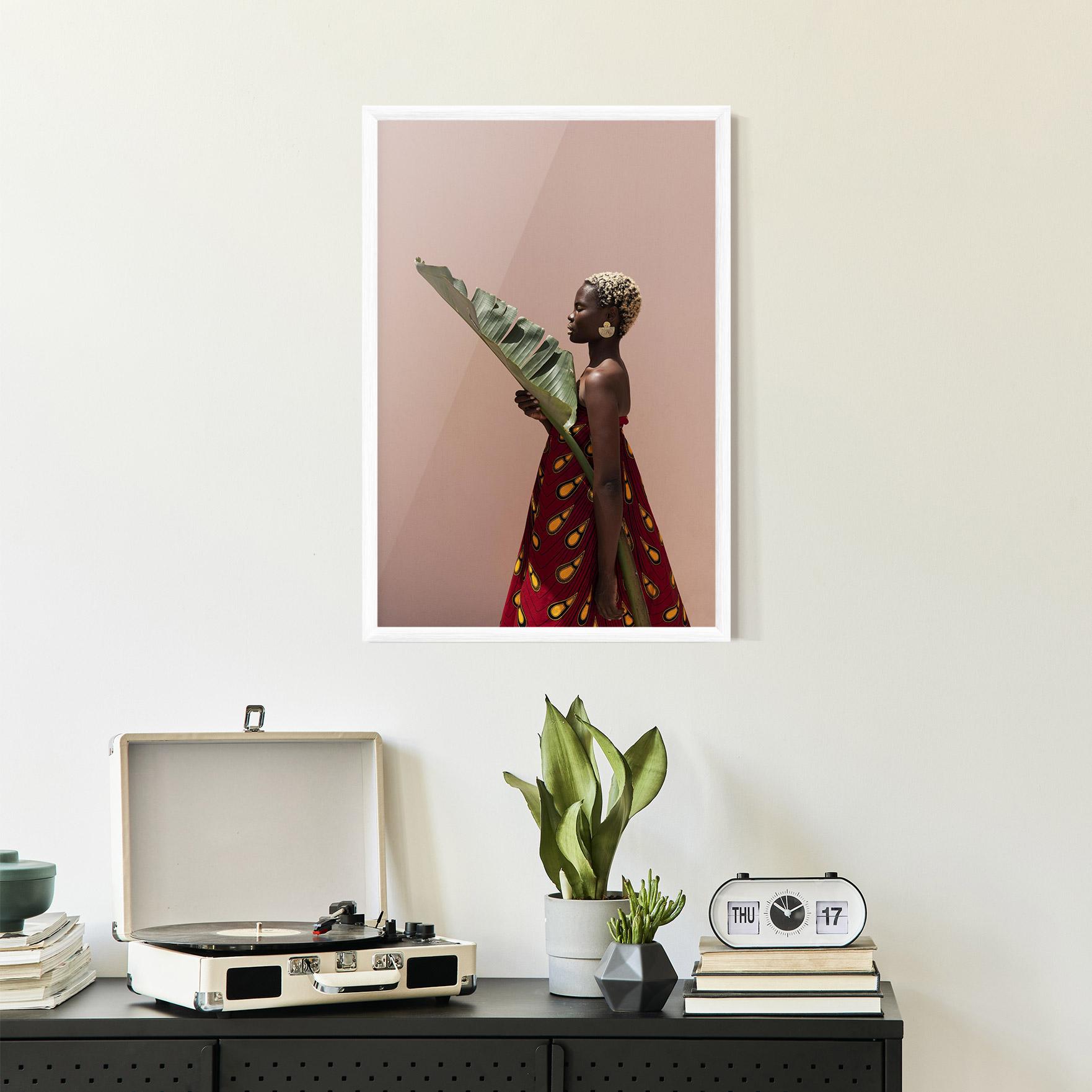 Рамкиран постер Outdoors Fashion mockup 2