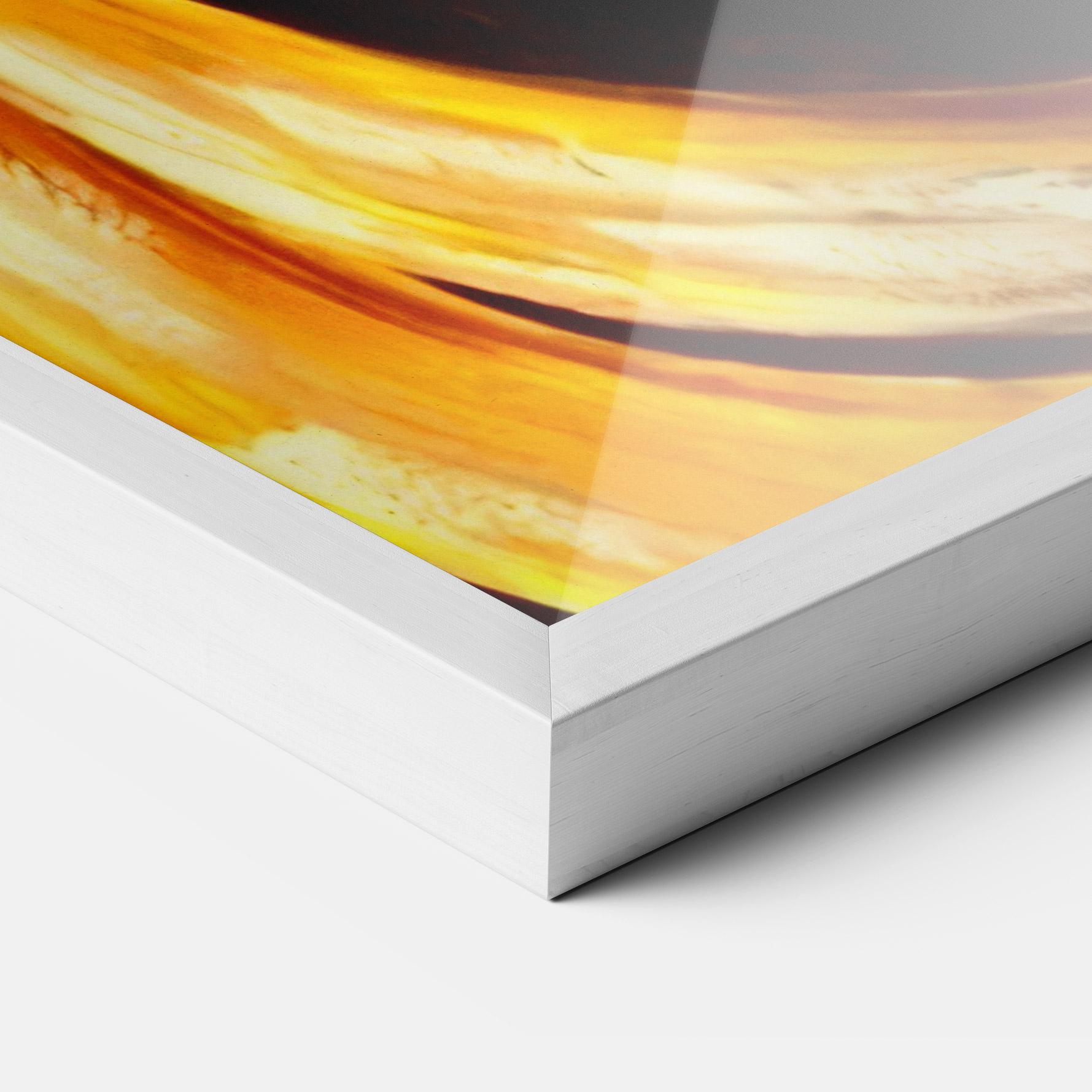 Рамкиран постер Golden African Women mockup 3