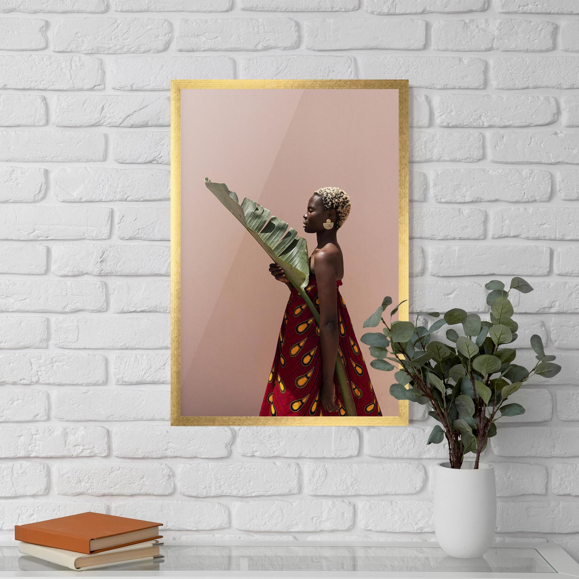 Рамкиран постер Outdoors Fashion mockup 5