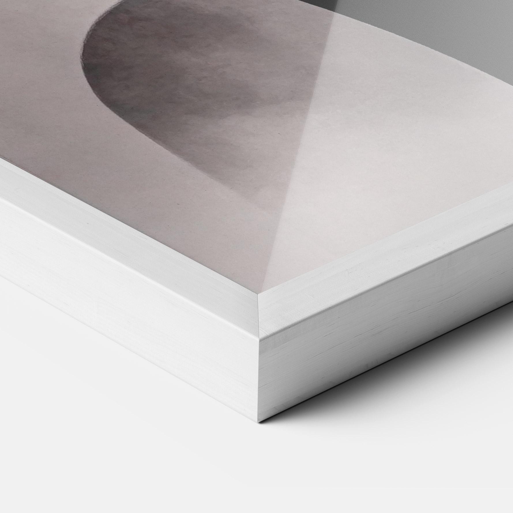 Рамкиран постер Grey Lips mockup 3