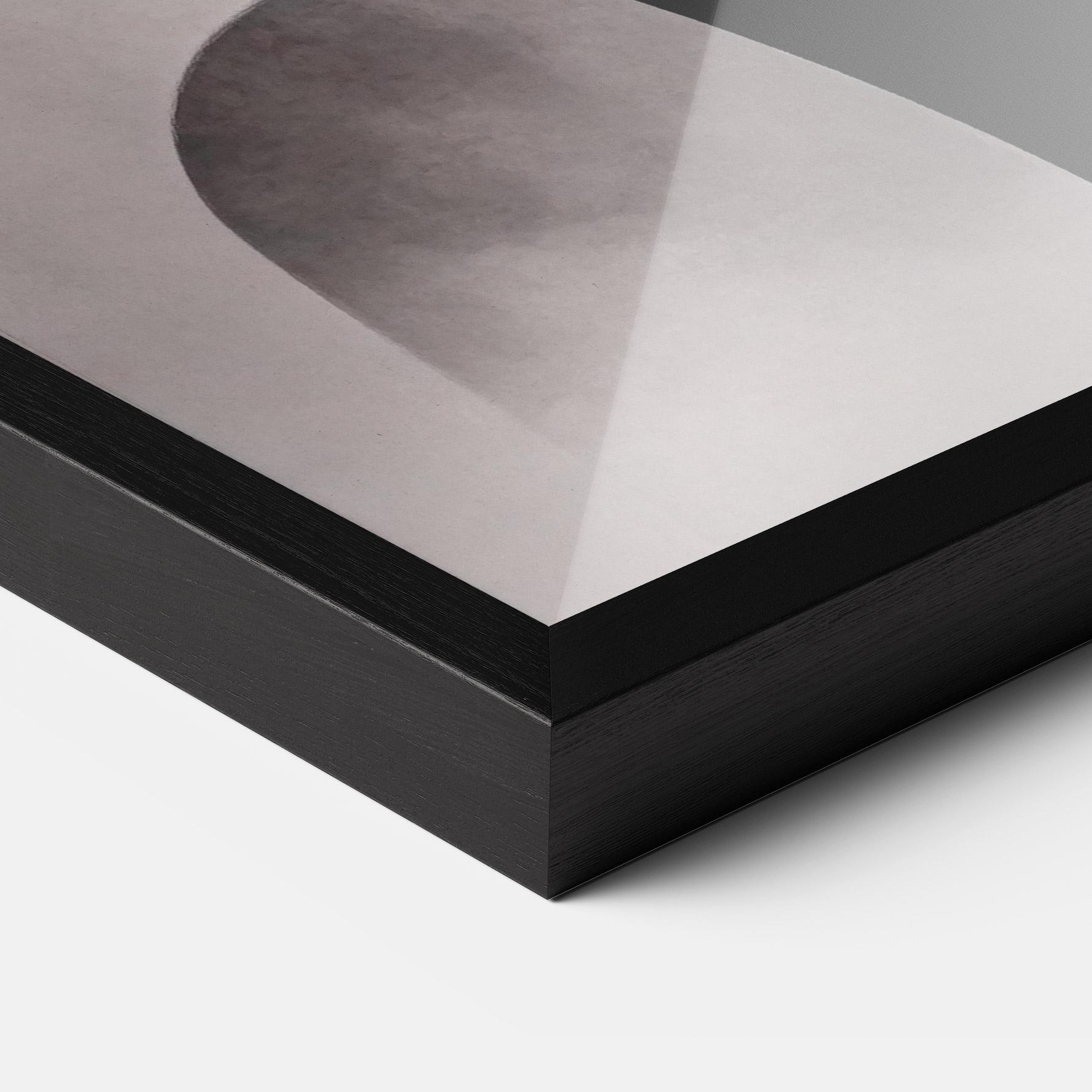 Рамкиран постер Grey Lips mockup 3