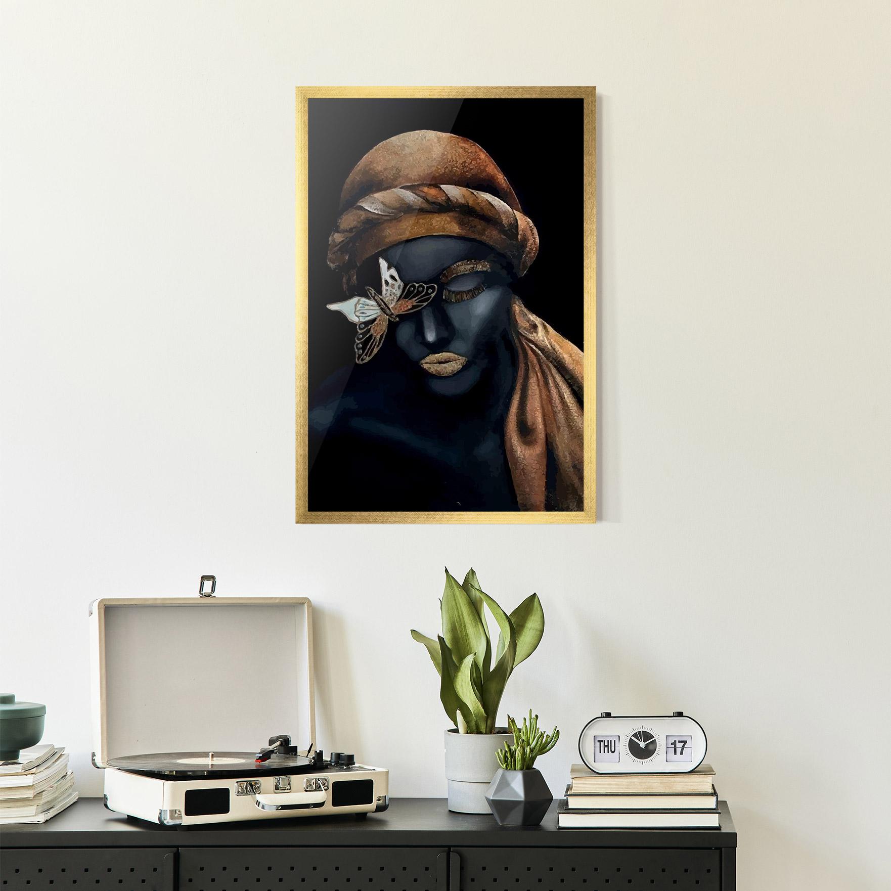 Рамкиран постер Butterfly Lady mockup 2