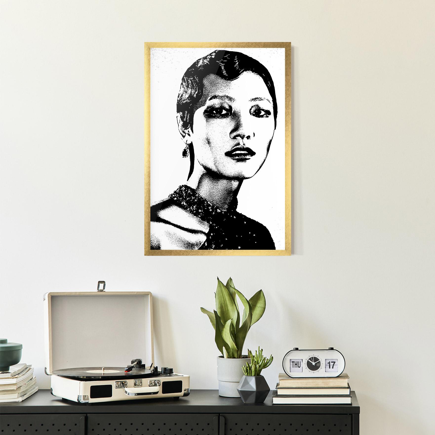 Рамкиран постер White Black Portrait mockup 2