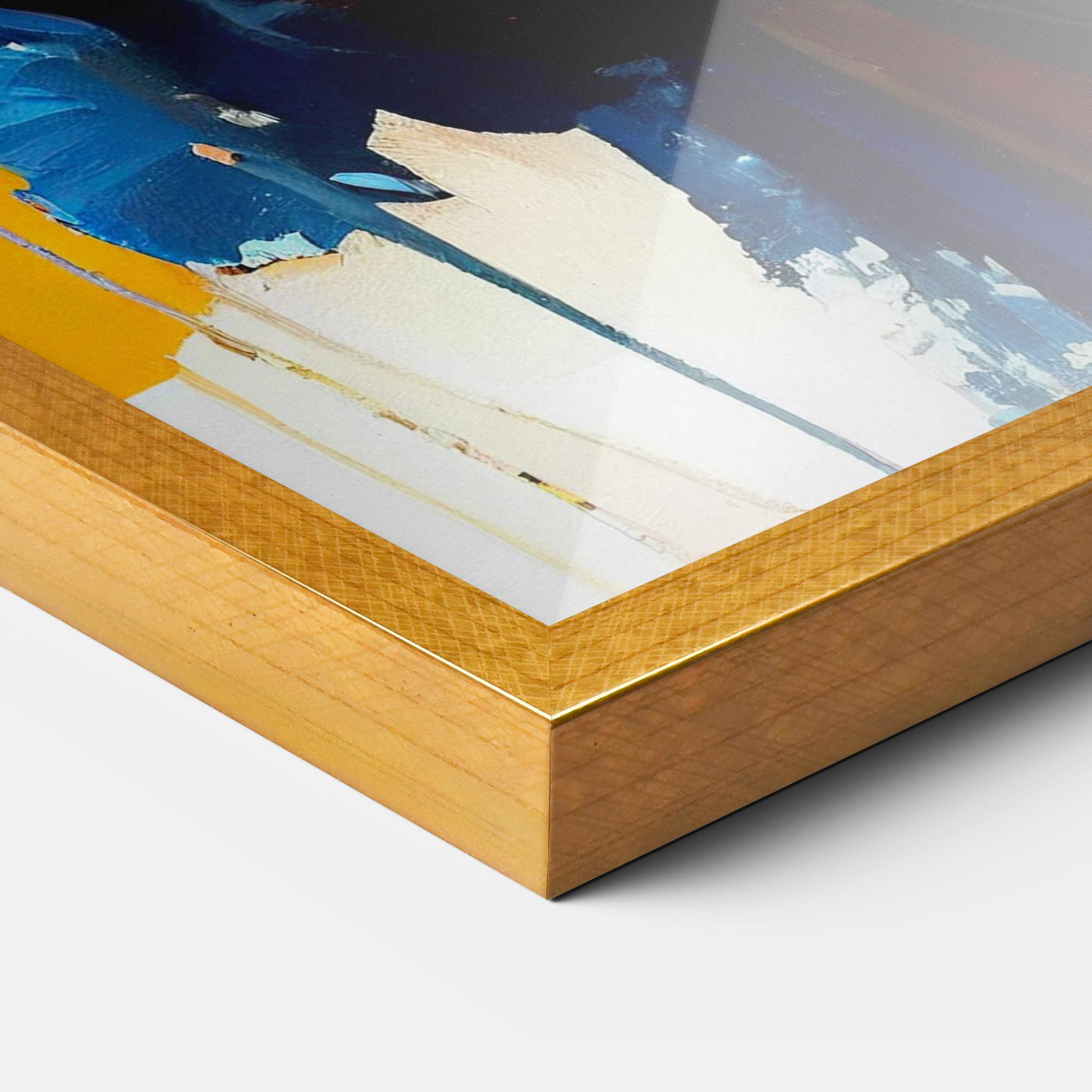 Рамкиран постер Beautiful Brunette Woman mockup 3