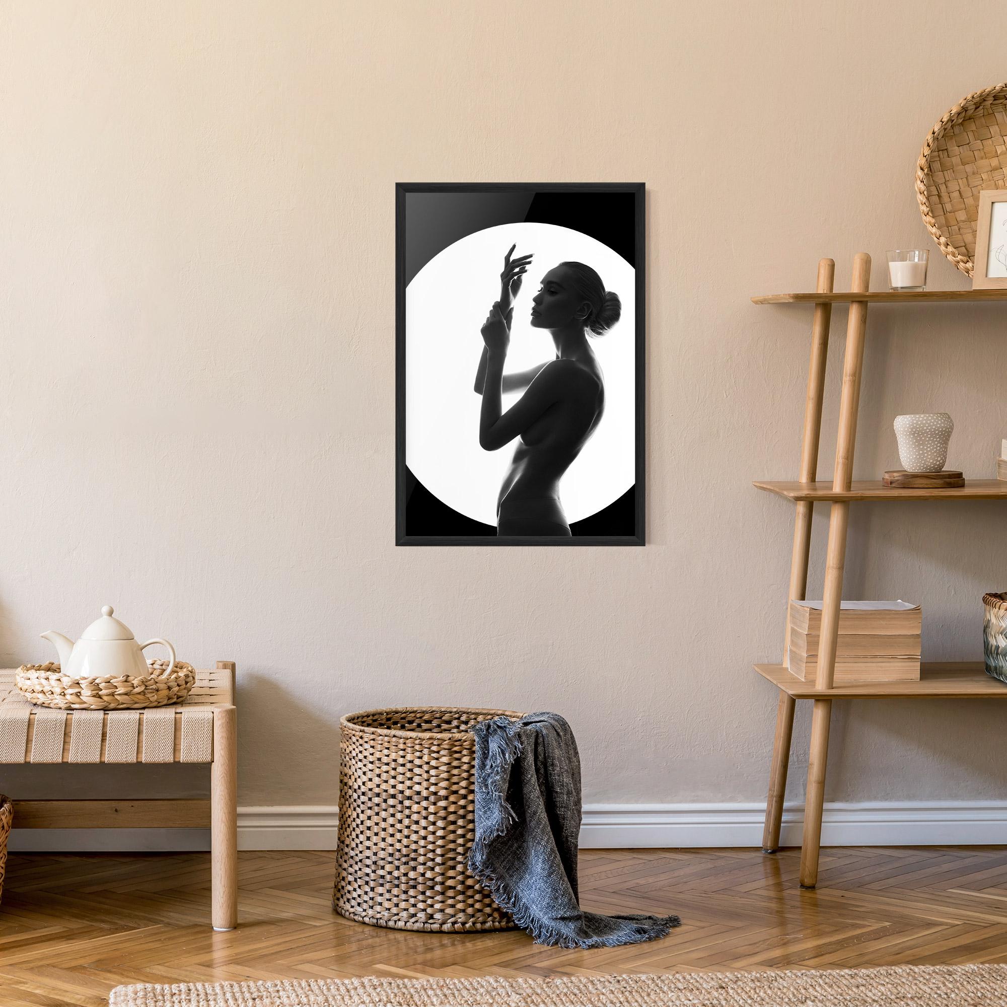 Рамкиран постер Body Figure mockup 9