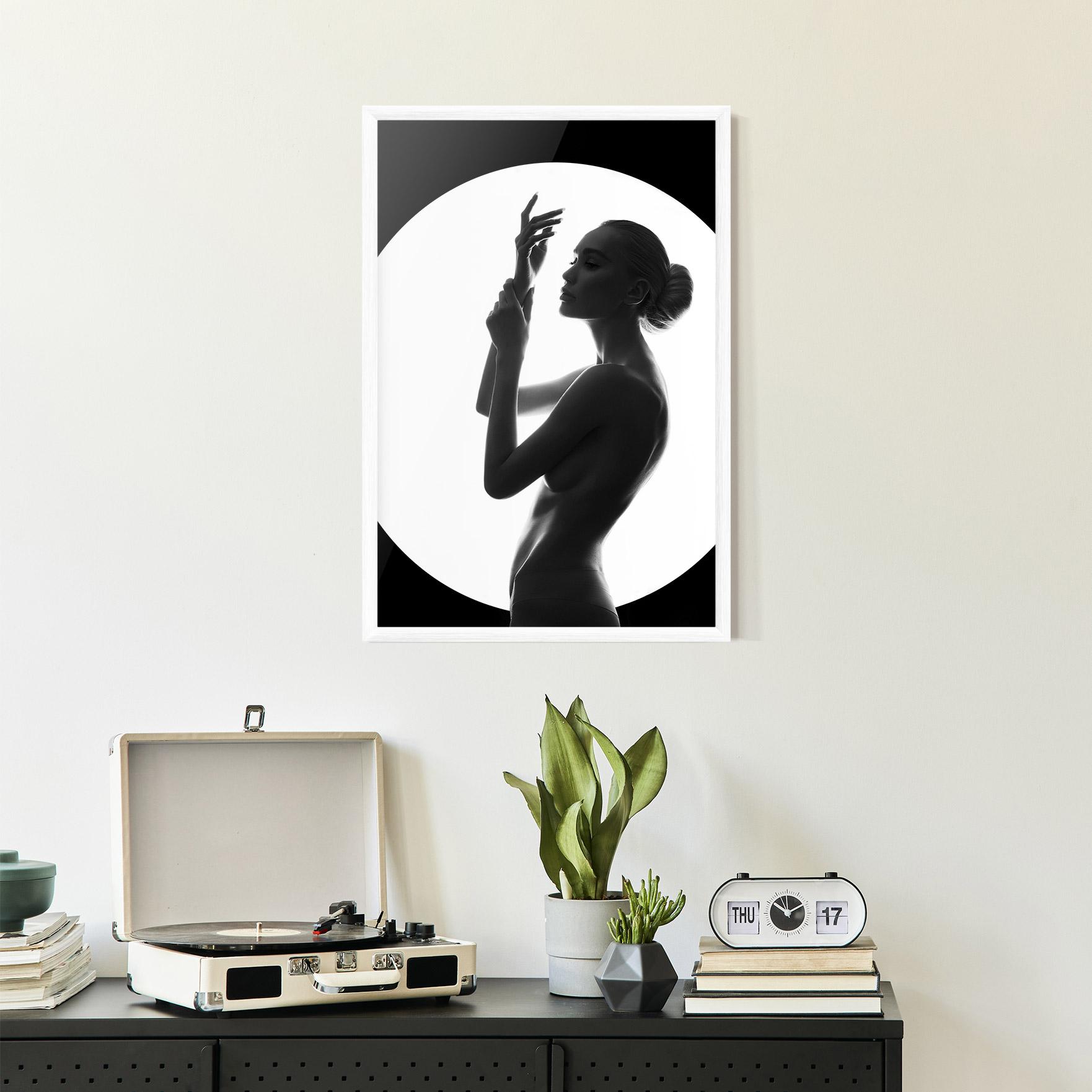 Рамкиран постер Body Figure mockup 2