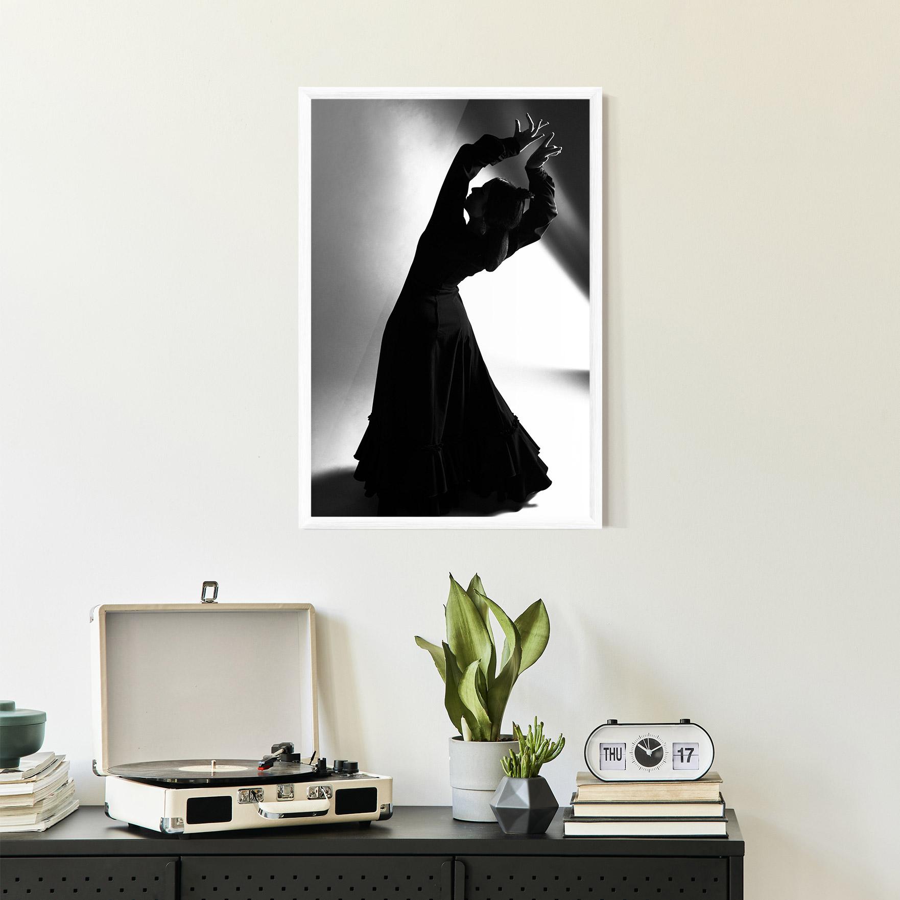 Рамкиран постер Full Shot Dancer mockup 2