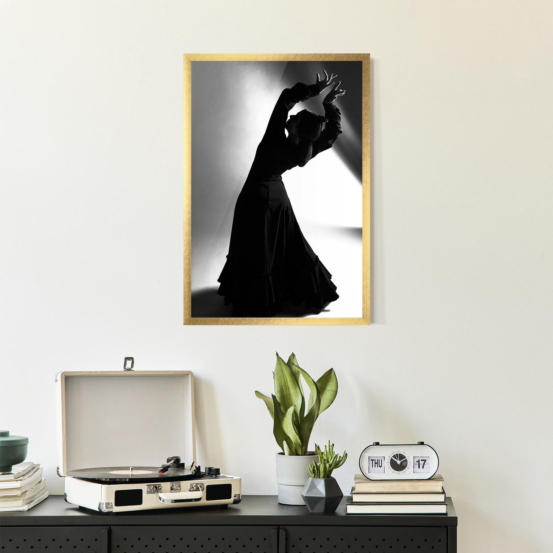 Рамкиран постер Full Shot Dancer mockup 2