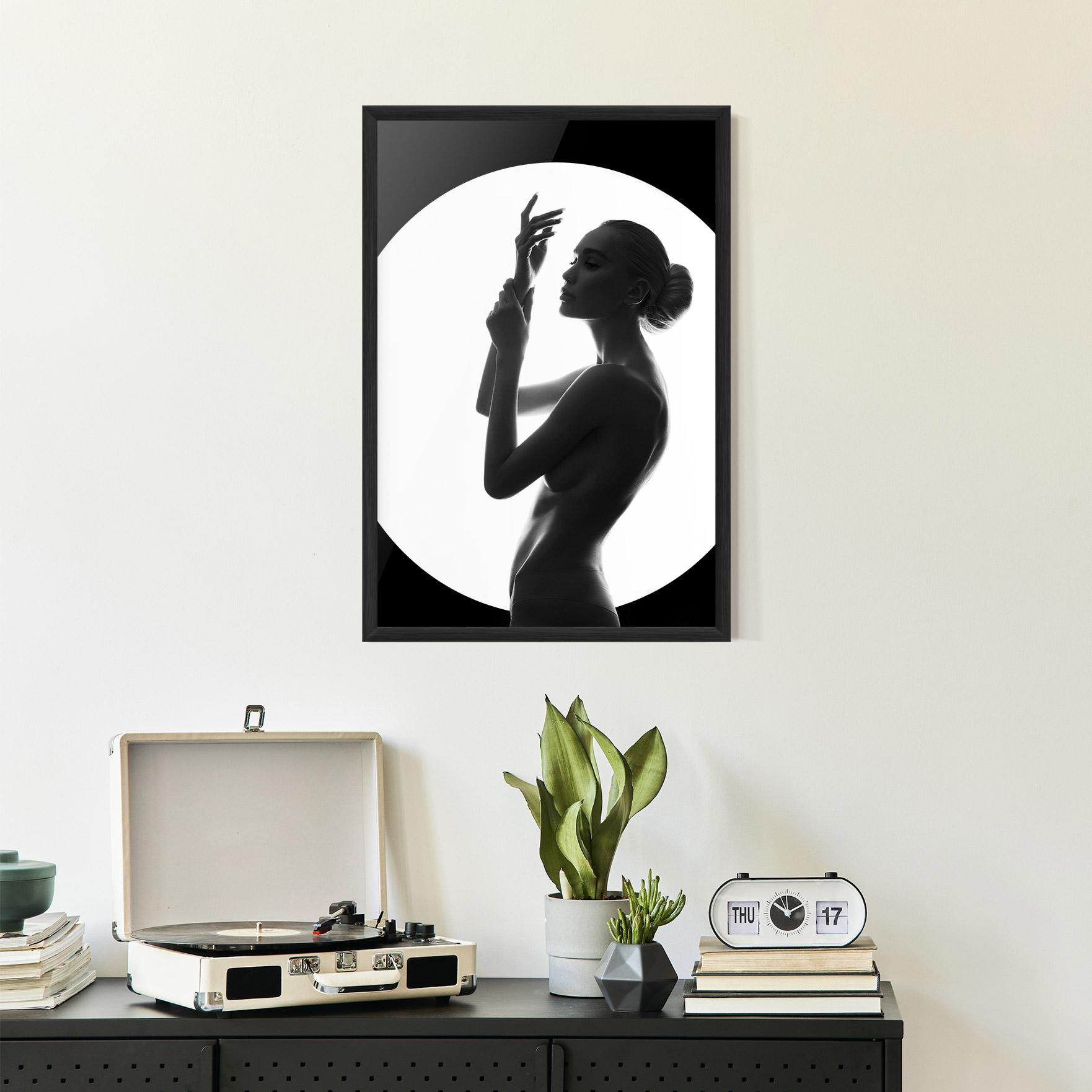 Рамкиран постер Body Figure mockup 2