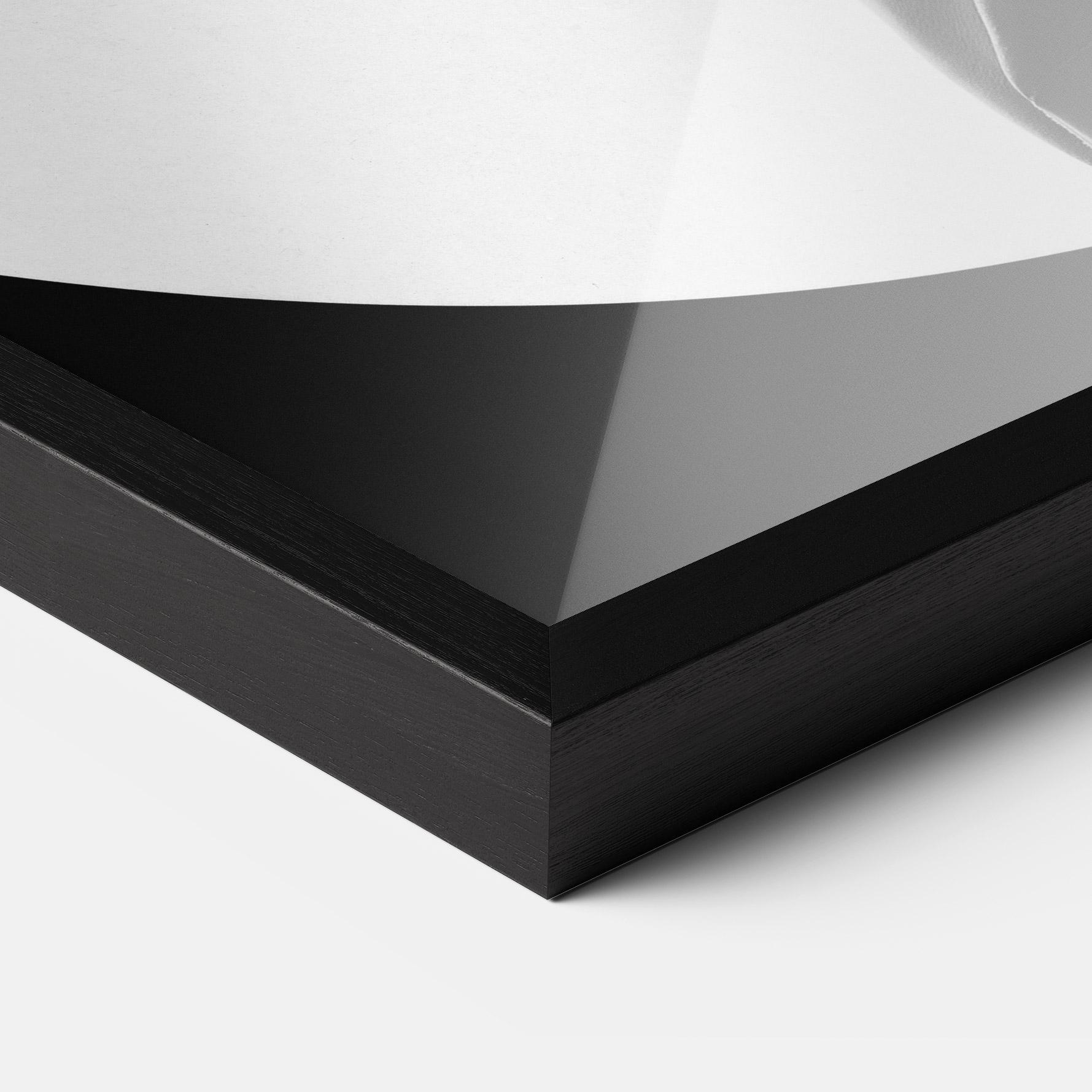 Рамкиран постер Body Figure mockup 3