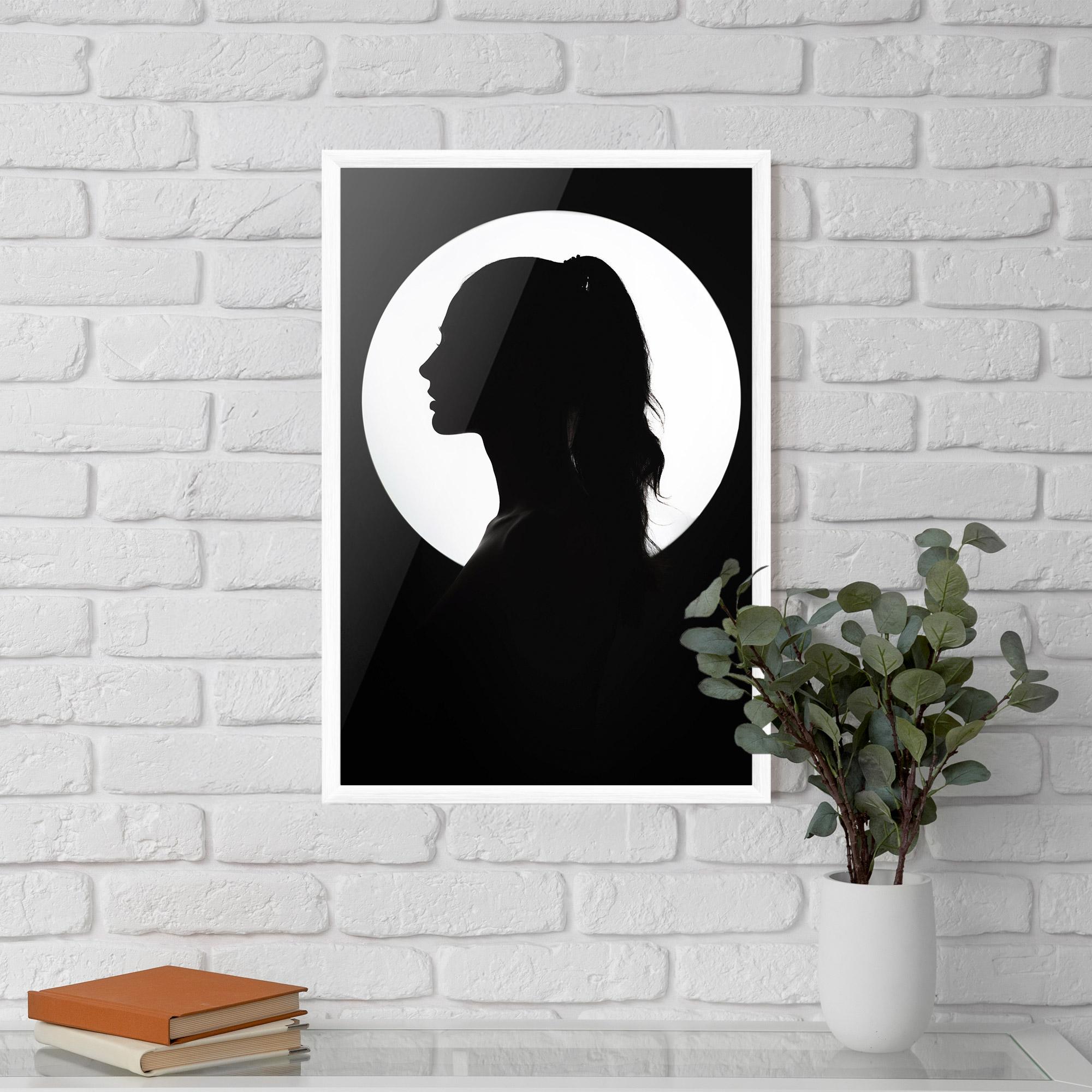 Рамкиран постер Full Moon Girl mockup 5