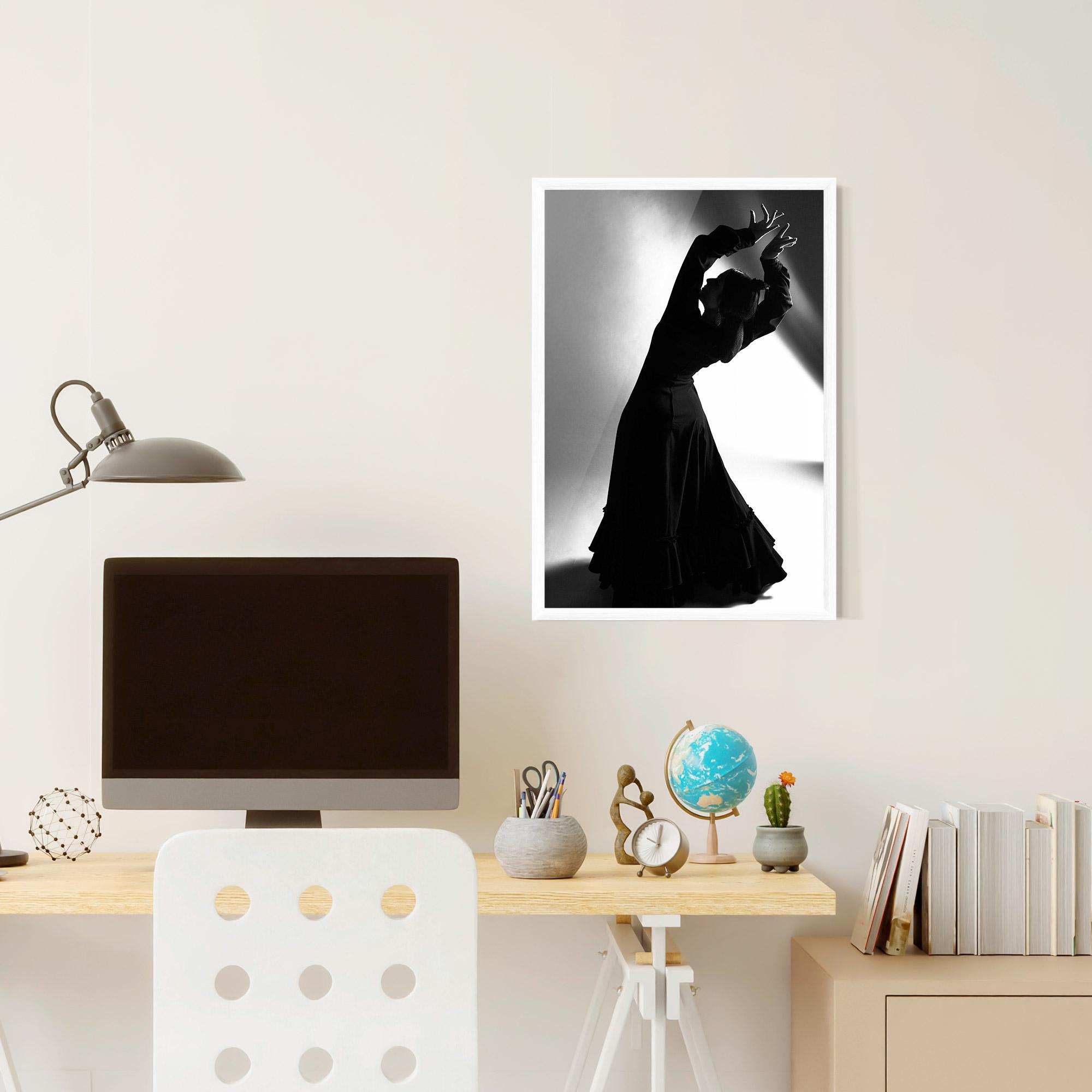 Рамкиран постер Full Shot Dancer mockup 6