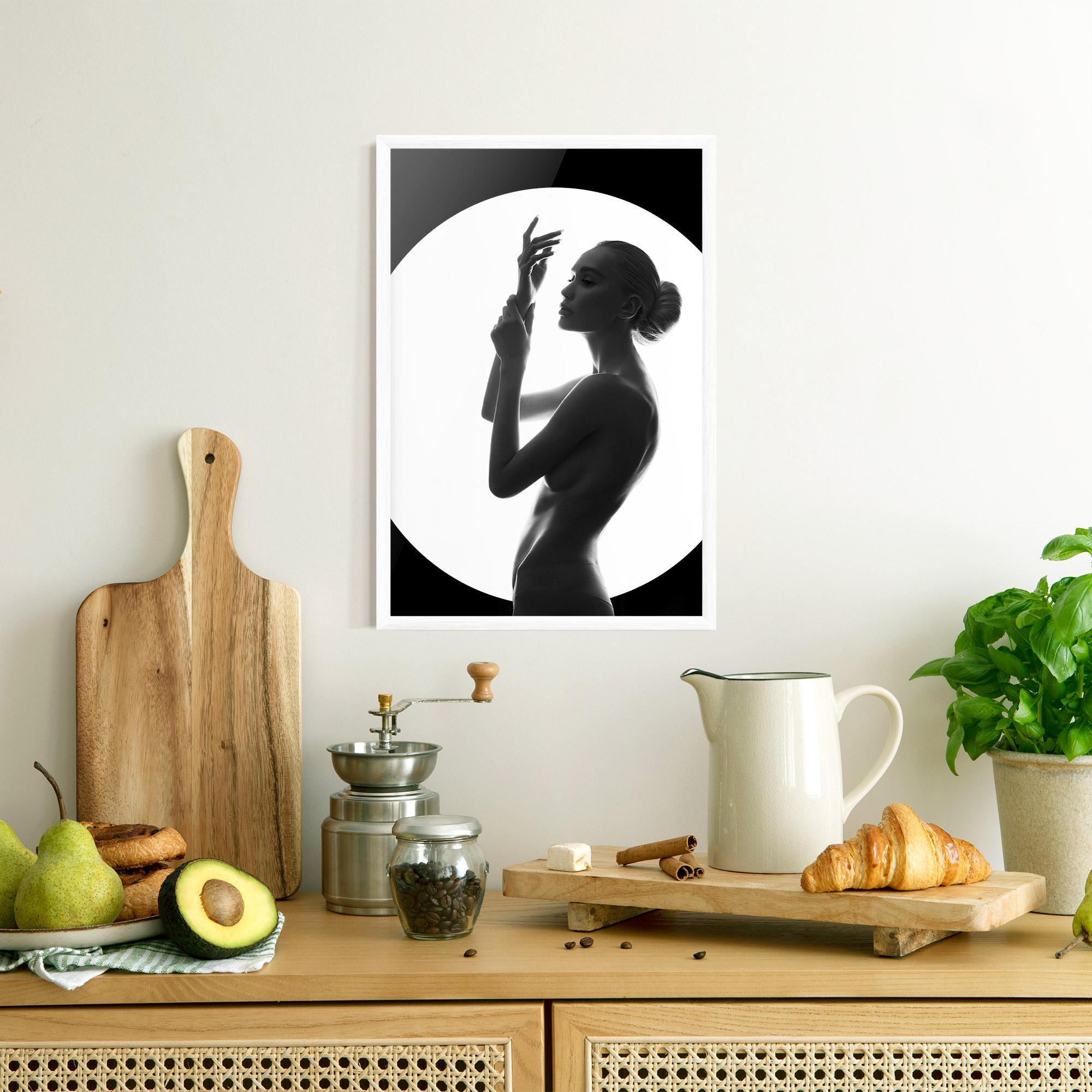 Рамкиран постер Body Figure mockup 8