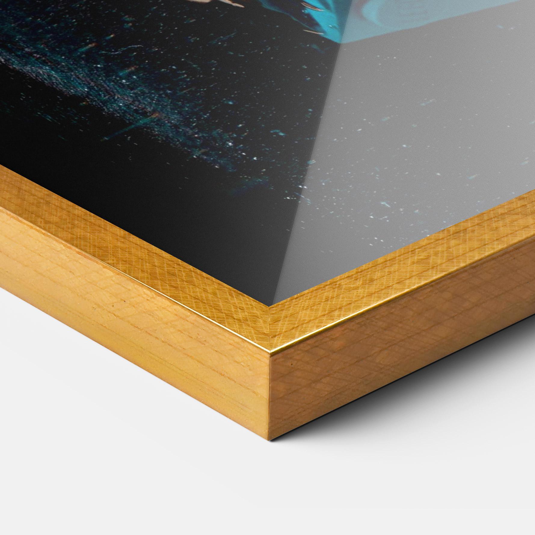 Рамкиран постер Close Up Splash mockup 3