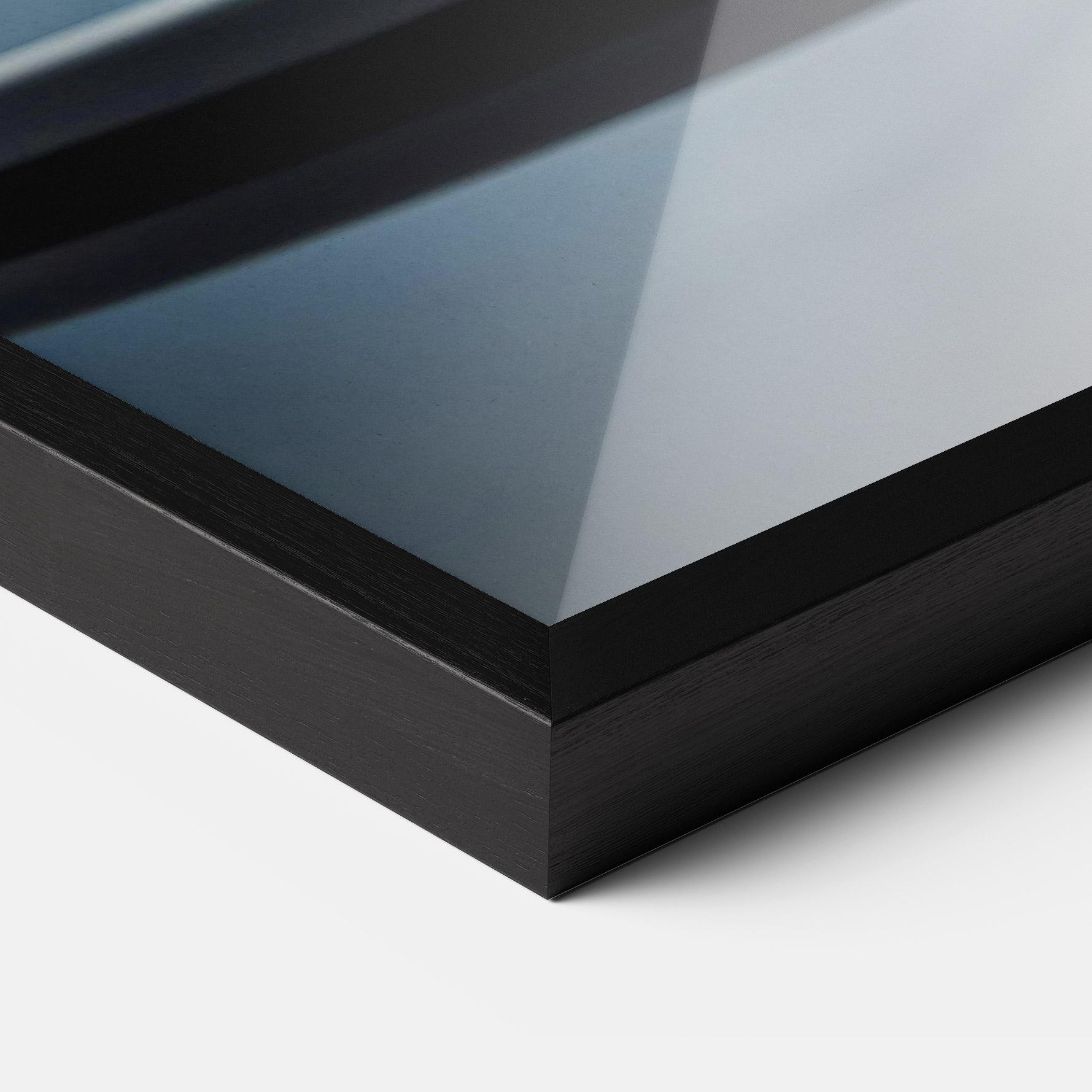 Рамкиран постер Beauty Treatment mockup 3