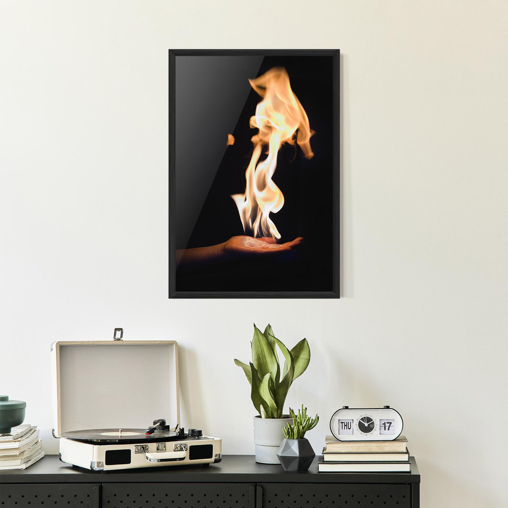 Рамкиран постер Fire Palm mockup 2