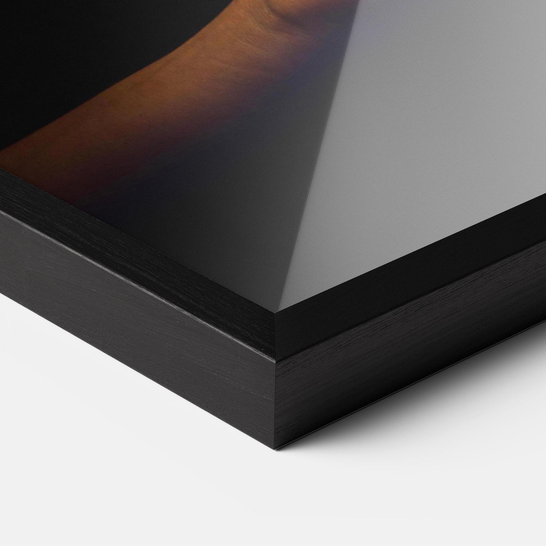 Рамкиран постер Fire Palm mockup 3