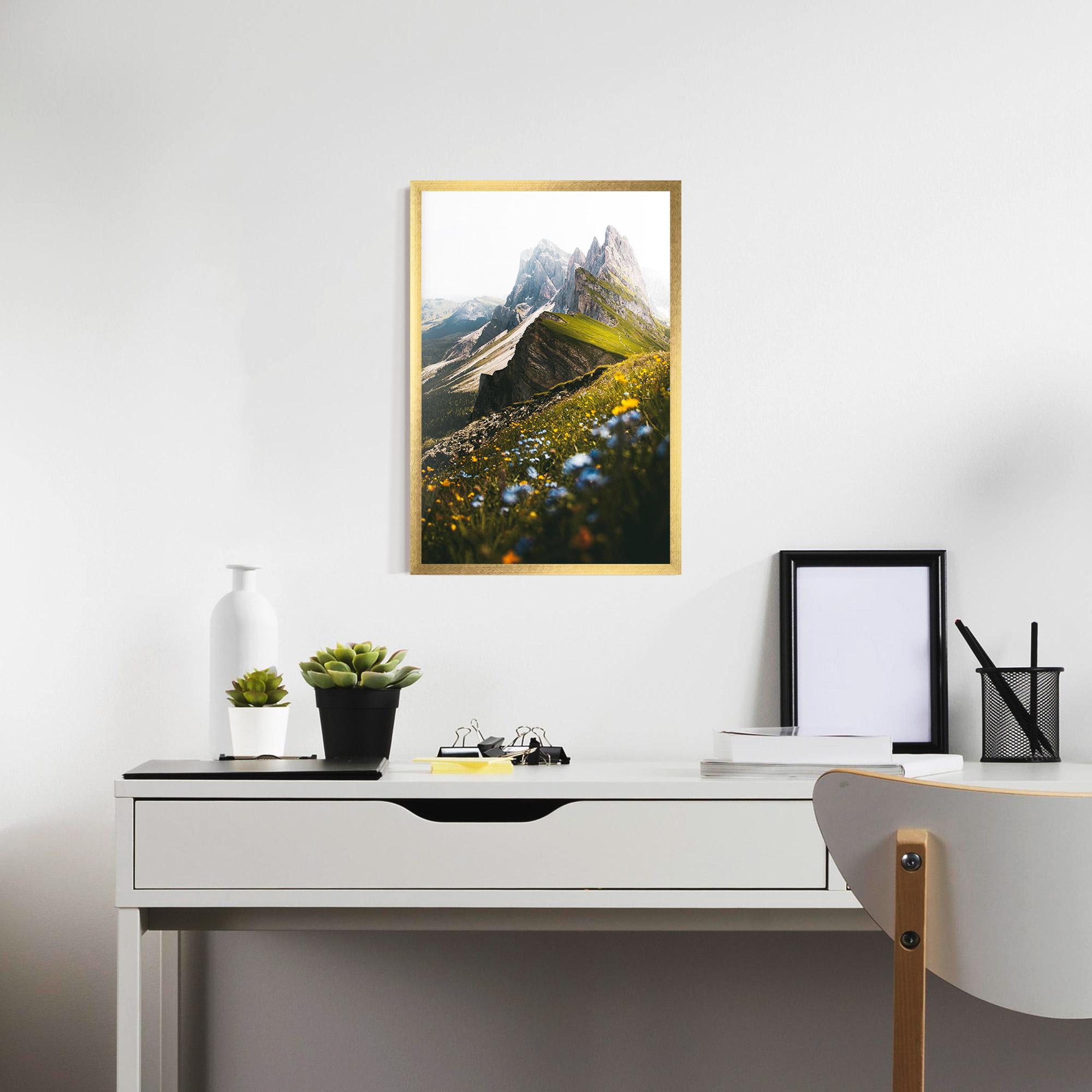 Рамкиран постер Foggy Mountain View mockup 7