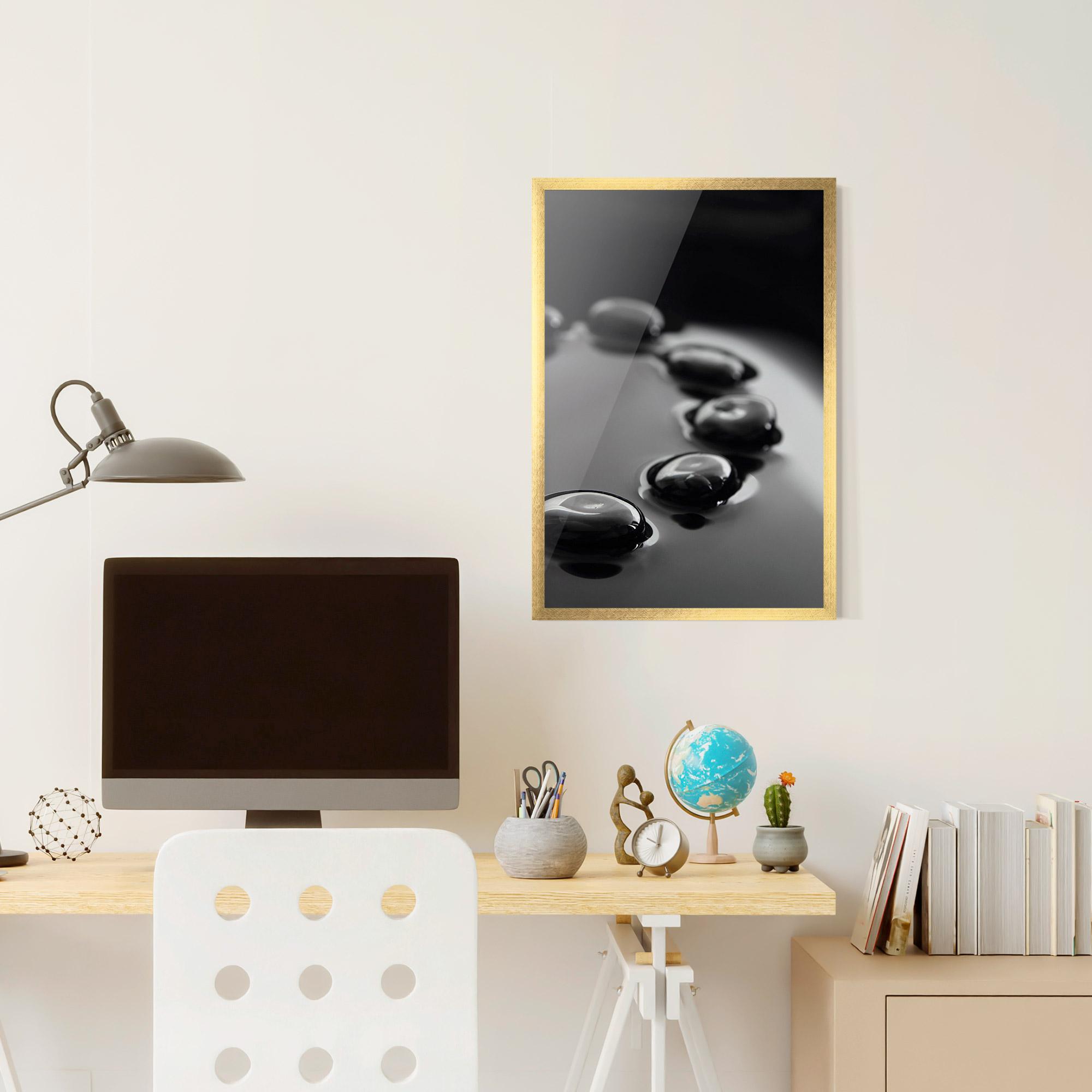 Рамкиран постер Black Small Stones mockup 6