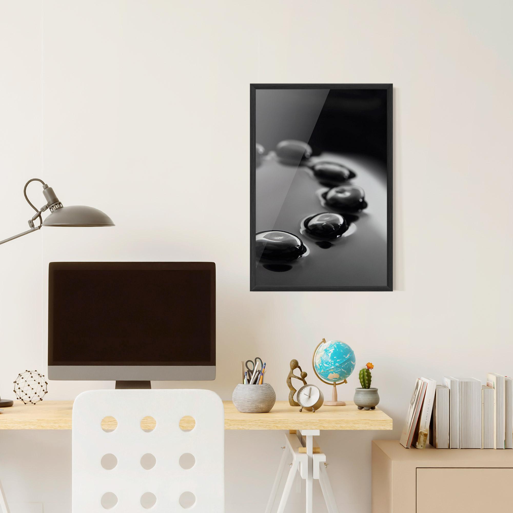 Рамкиран постер Black Small Stones mockup 6
