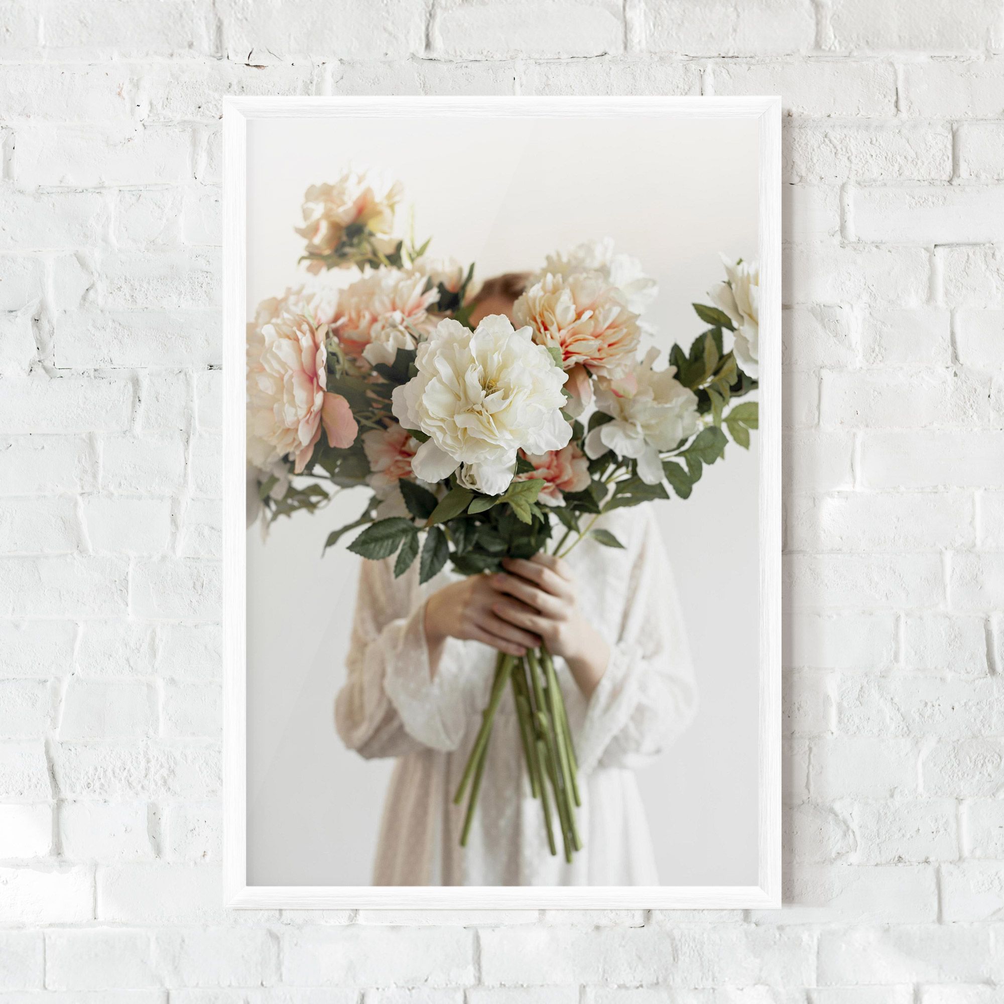 Bouquet Holding mockup 0