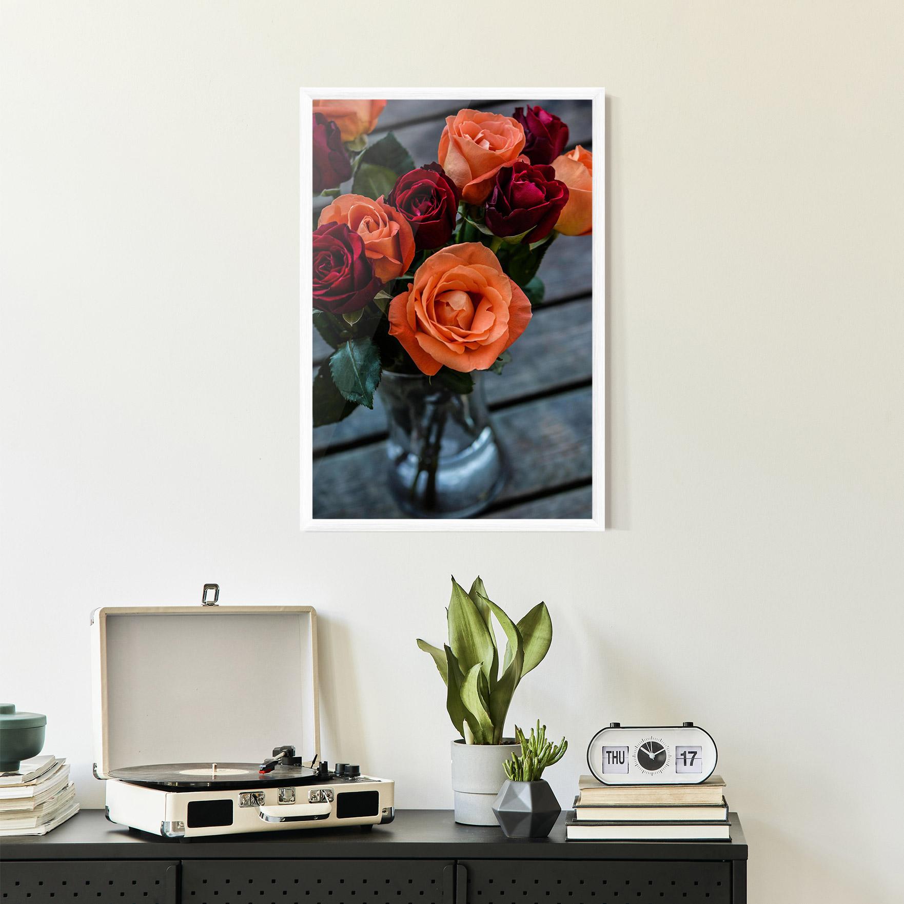 Рамкиран постер Red Orange Roses Bouquet mockup 2