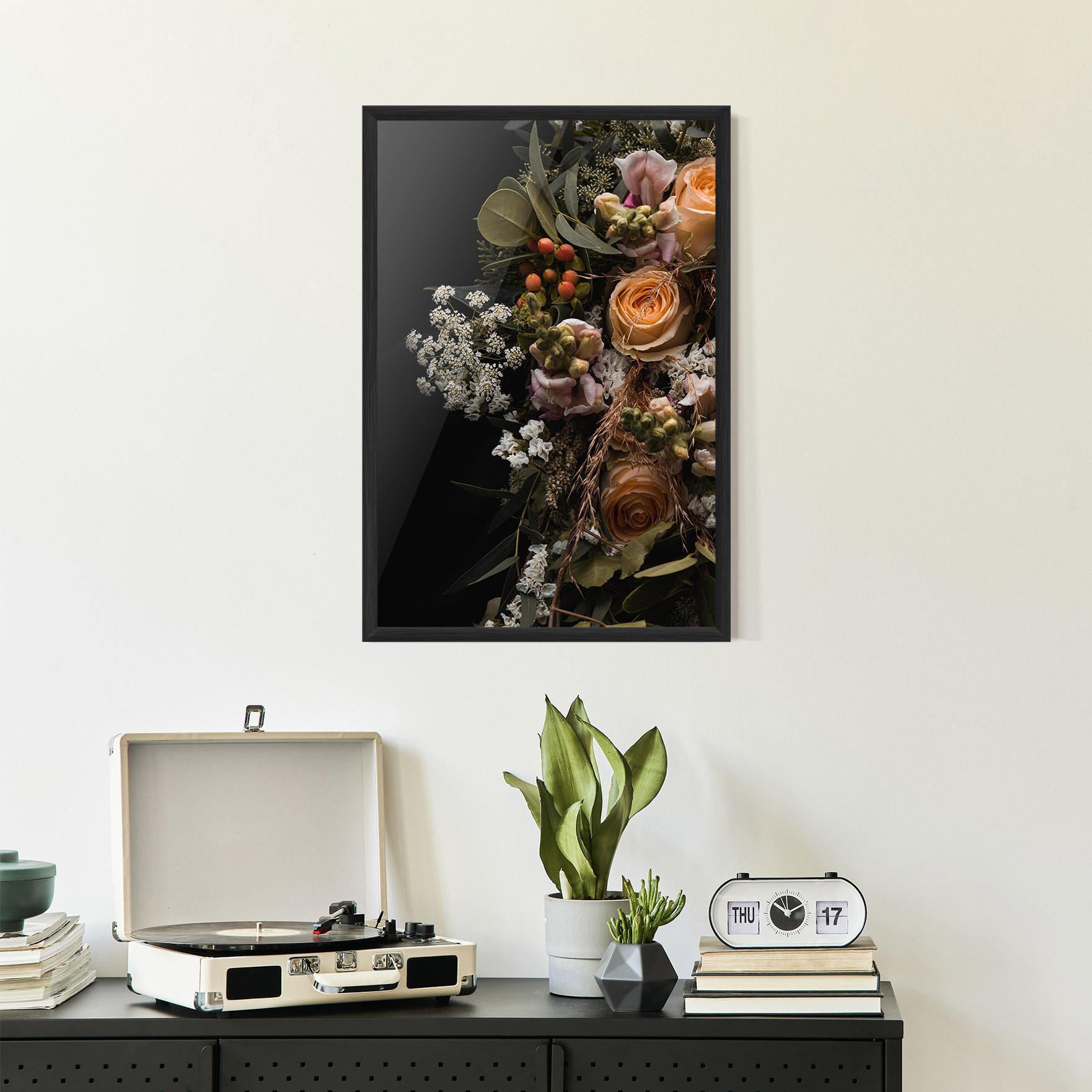 Рамкиран постер Dark Flower Bouquet mockup 2