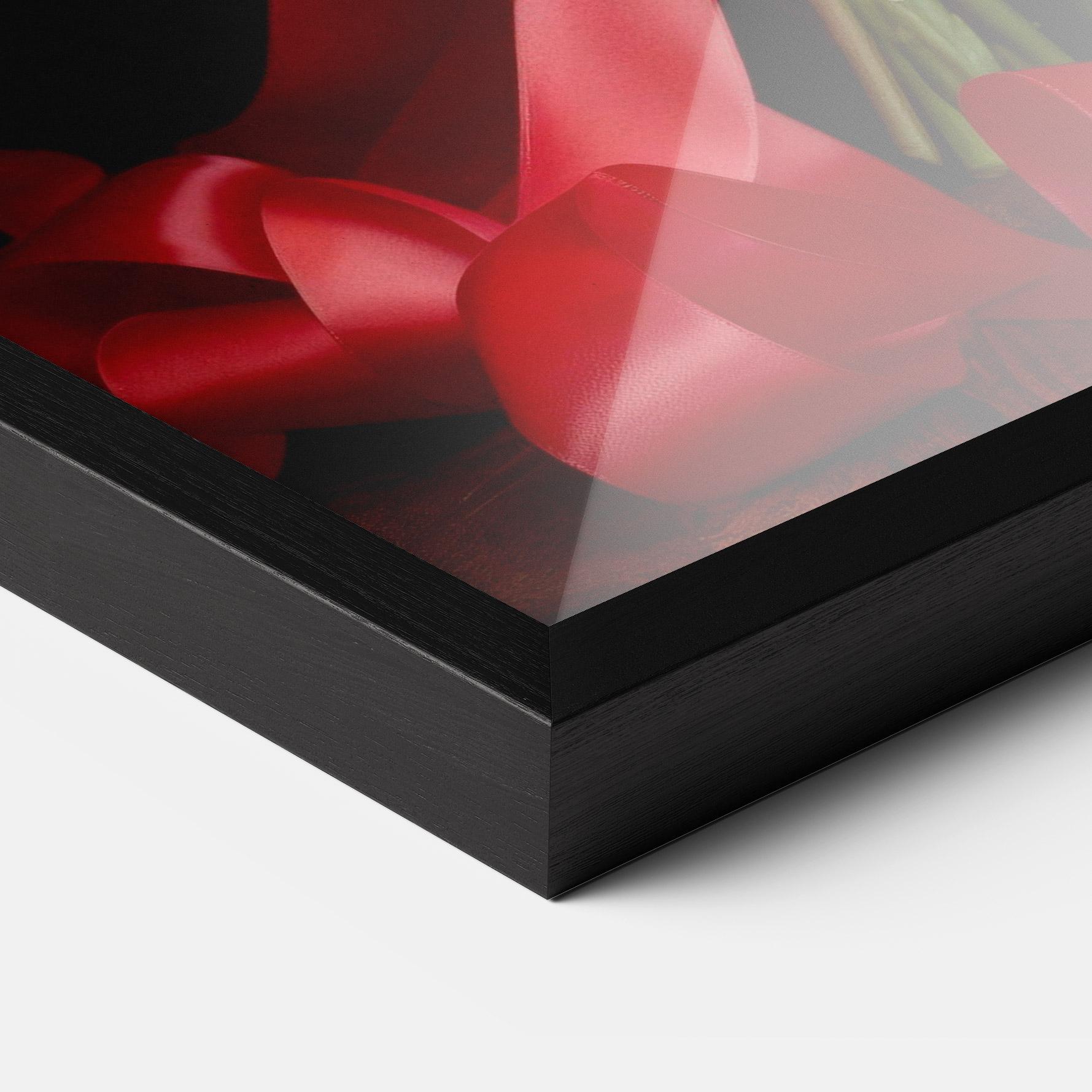 Рамкиран постер Beautiful Red Roses Bouquet mockup 3