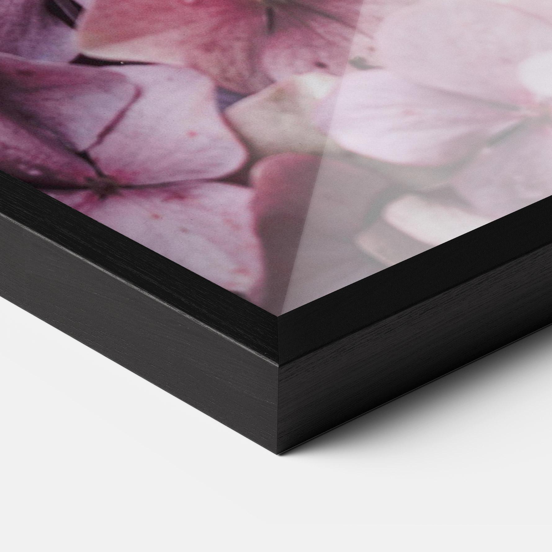 Рамкиран постер Lilac Tree mockup 3