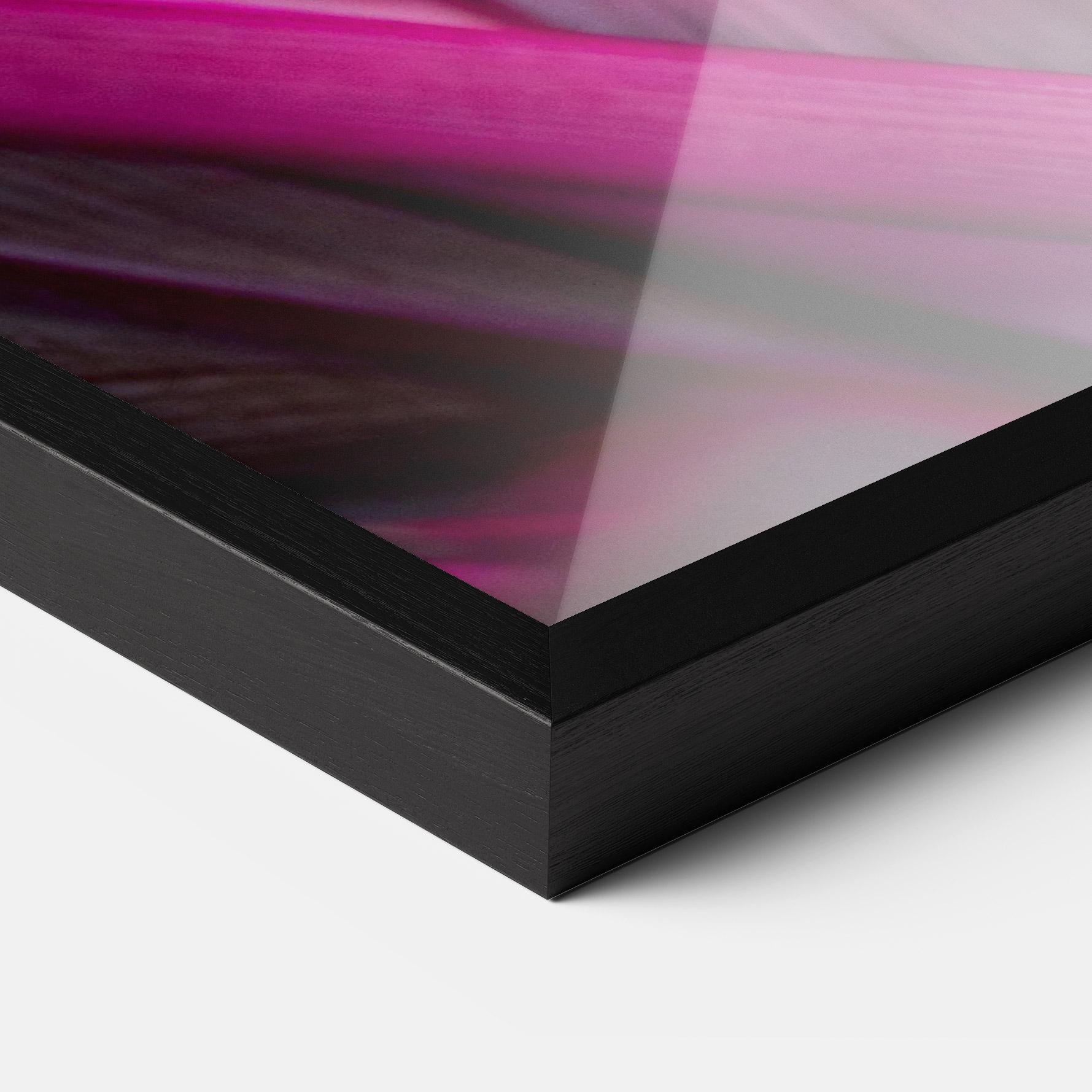 Рамкиран постер Purple Exotic Plant mockup 3