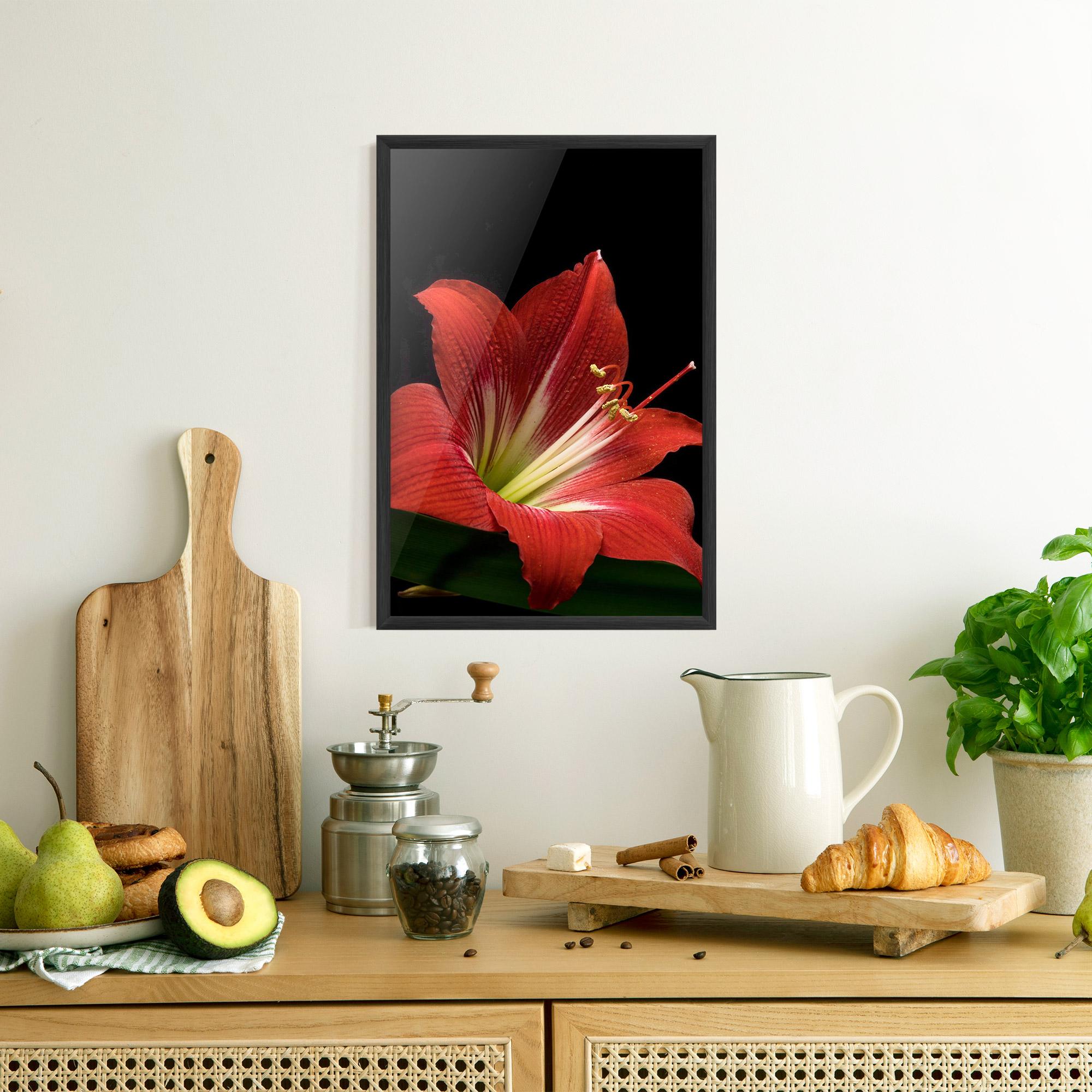 Рамкиран постер Red Yellow Exotic mockup 8