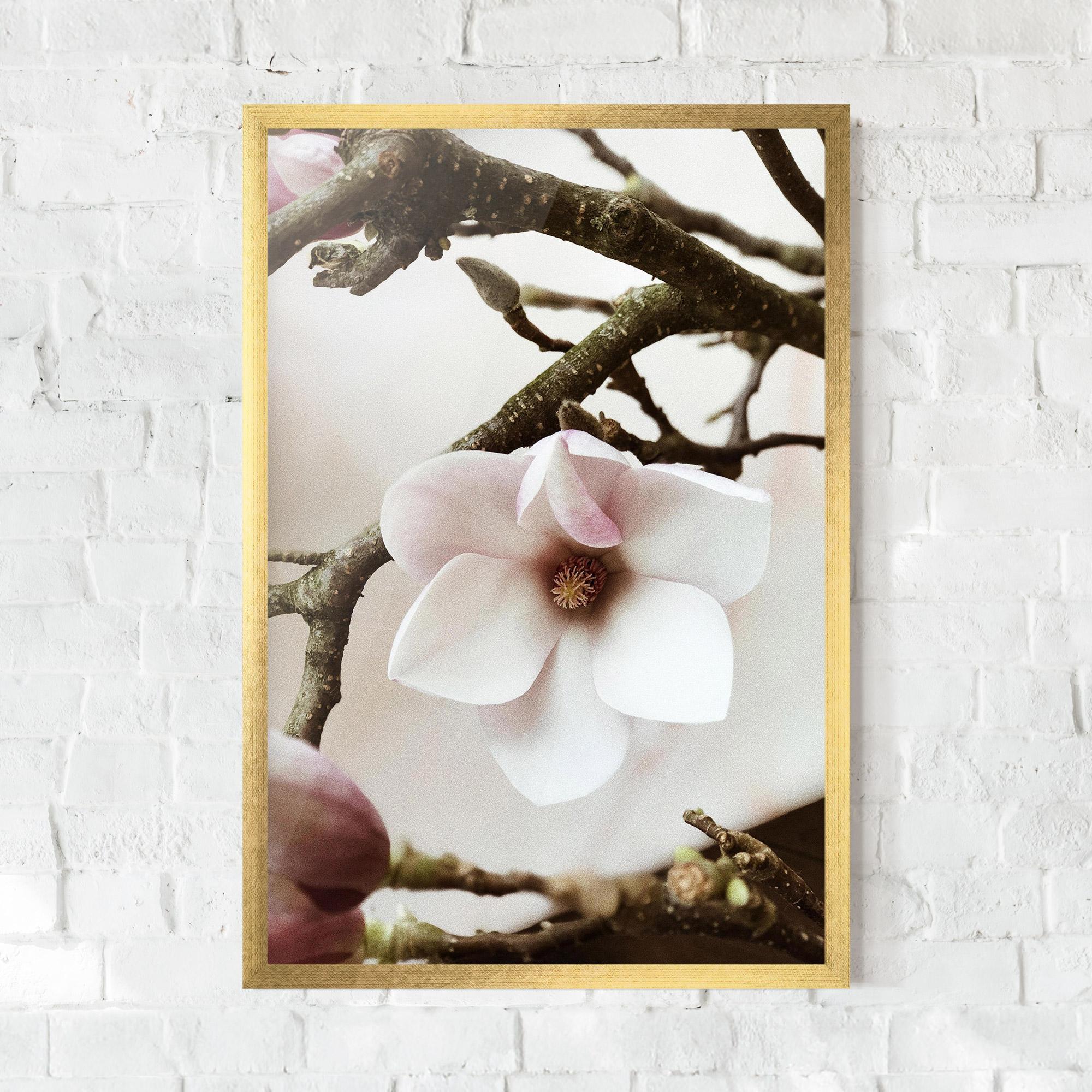 Рамкиран постер White Flower Tree mockup 0