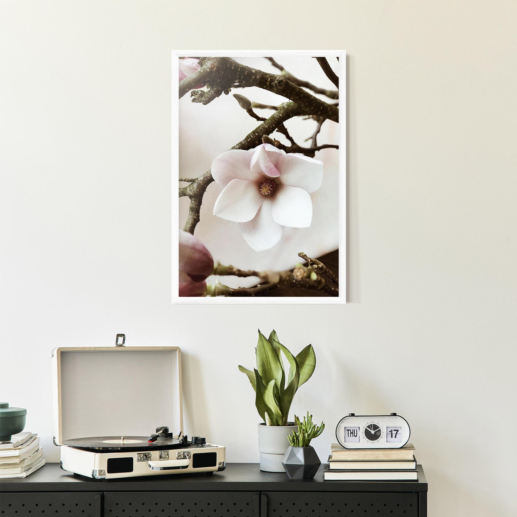 Рамкиран постер White Flower Tree mockup 2
