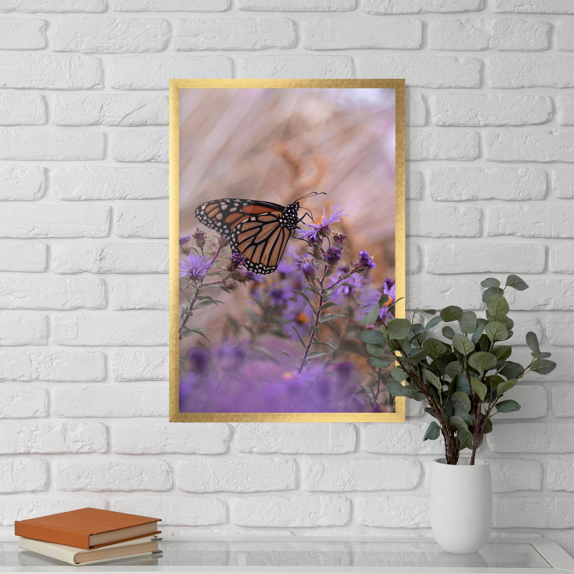 Рамкиран постер Wild Plant Butterfly mockup 5