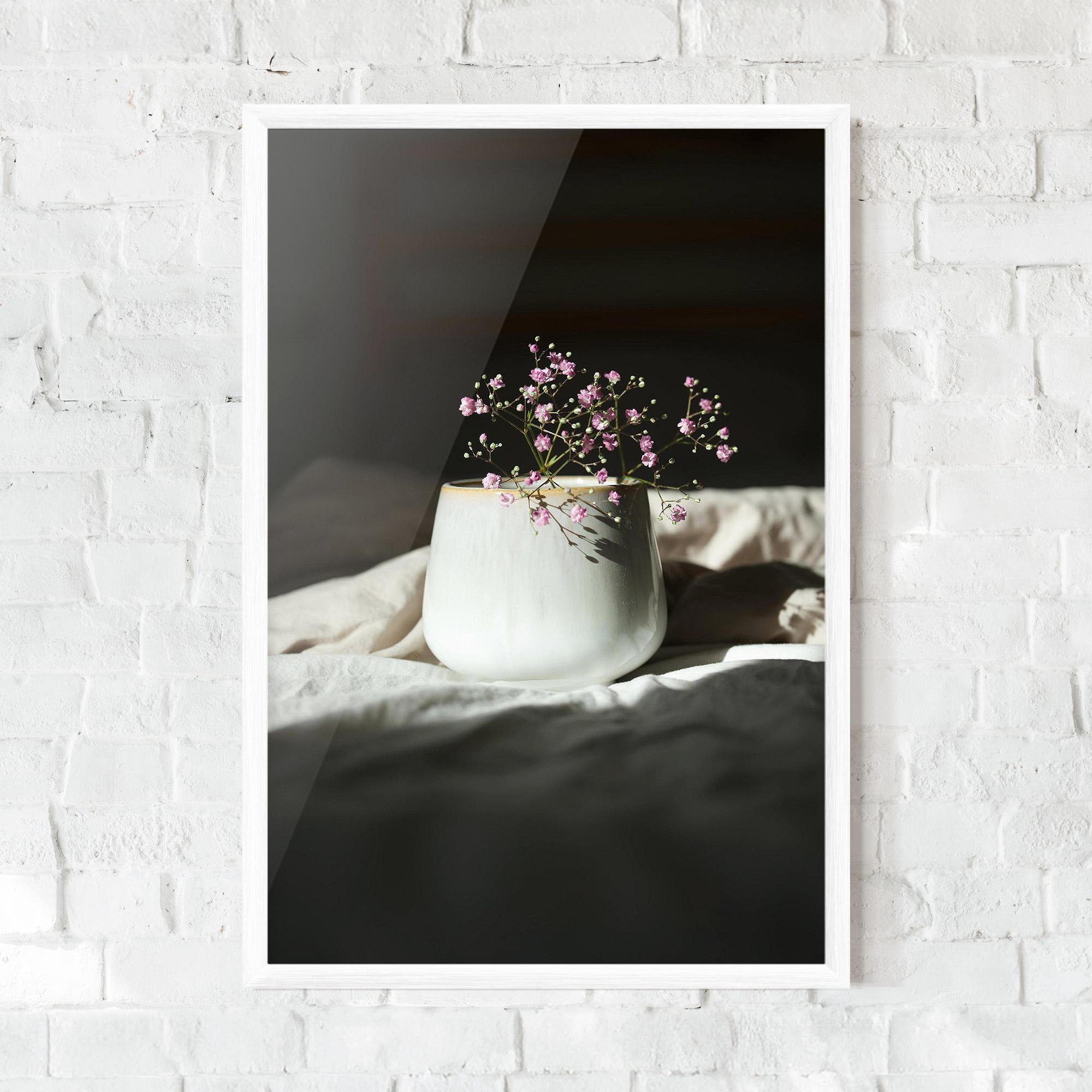 Рамкиран постер Tiny Purple Pant Vase mockup 0