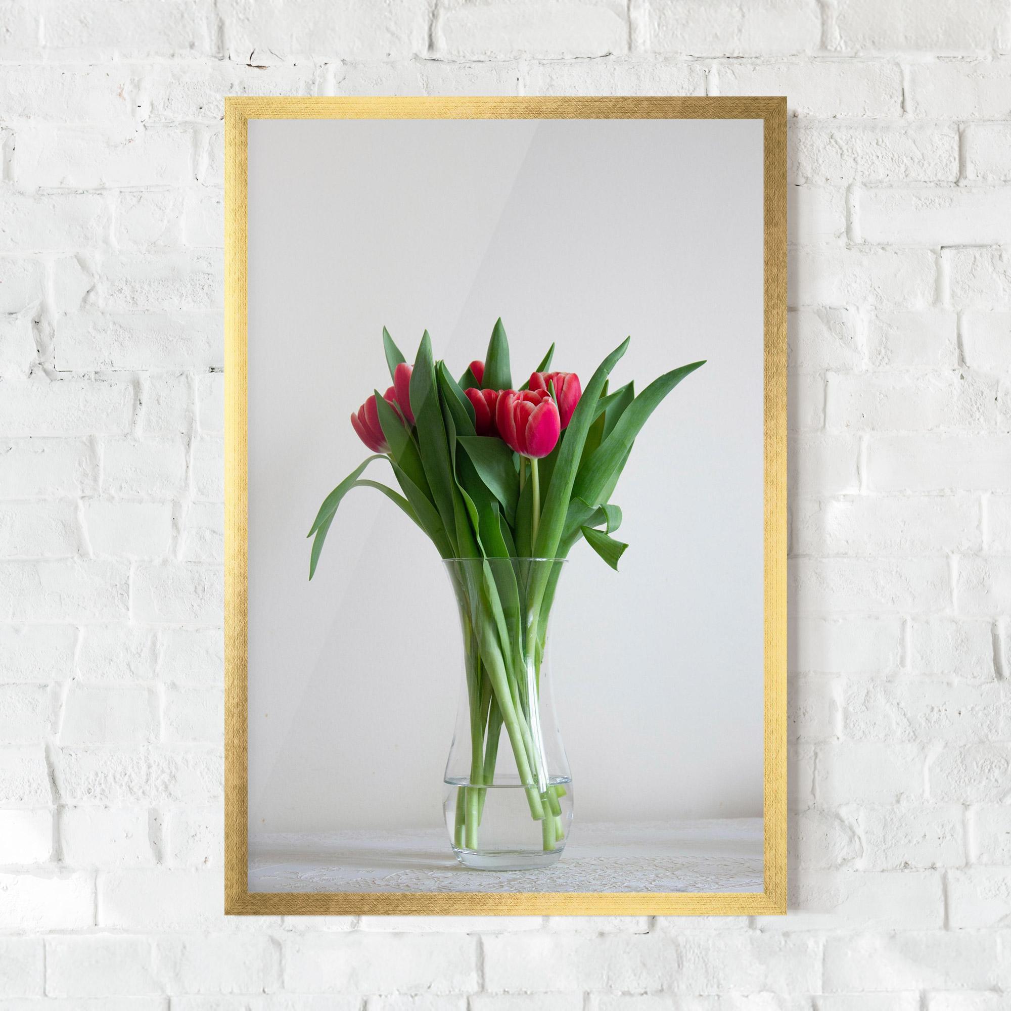 Рамкиран постер Pretty Tulips Vase mockup 0