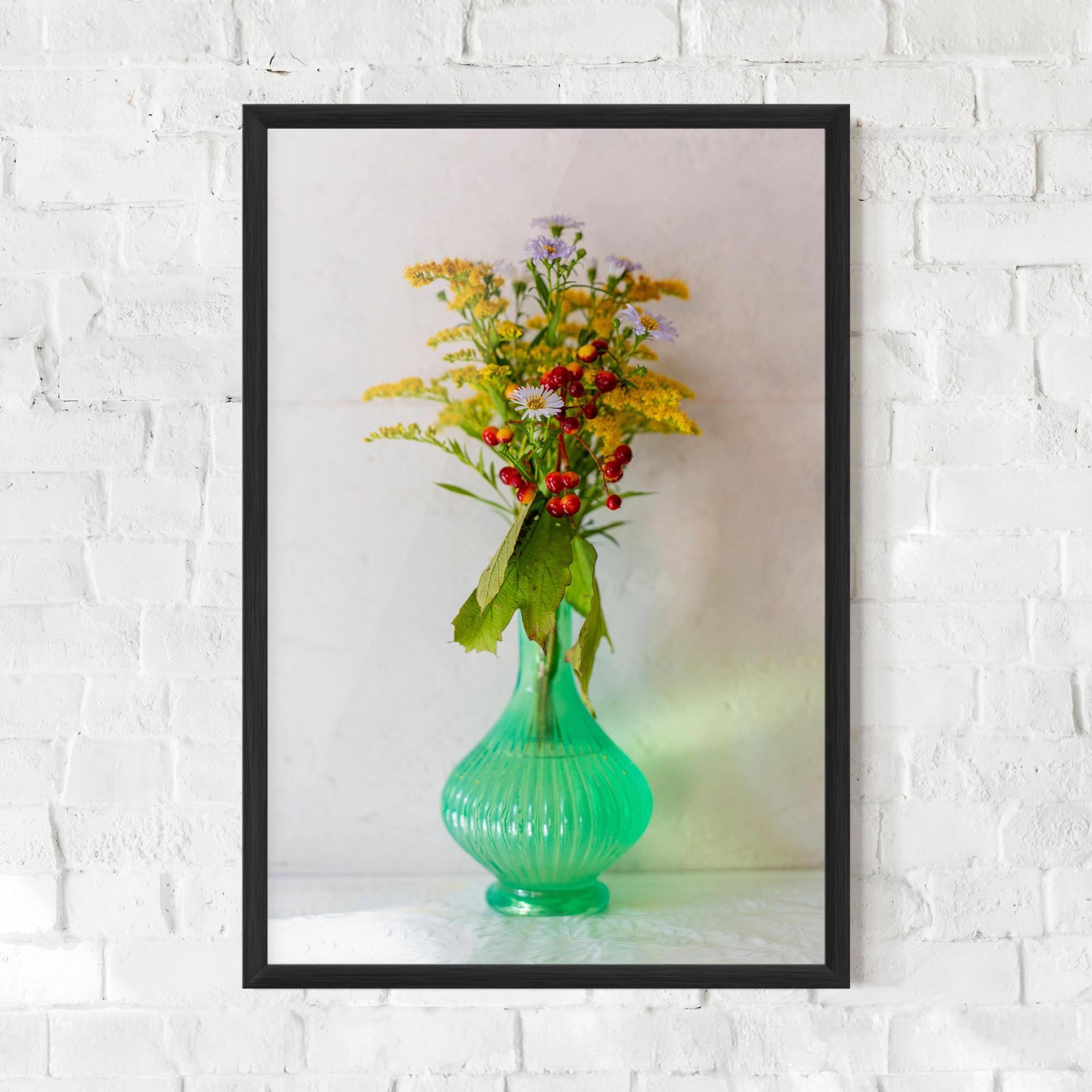 Рамкиран постер Green Pretty Vase mockup 0