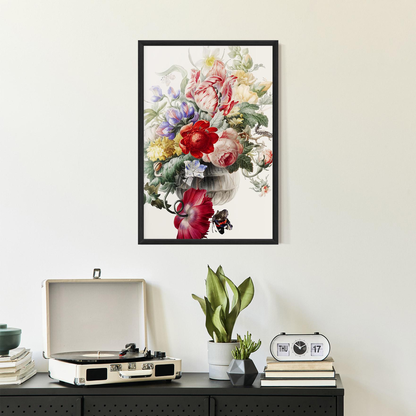 Рамкиран постер Butterfly Vase mockup 2