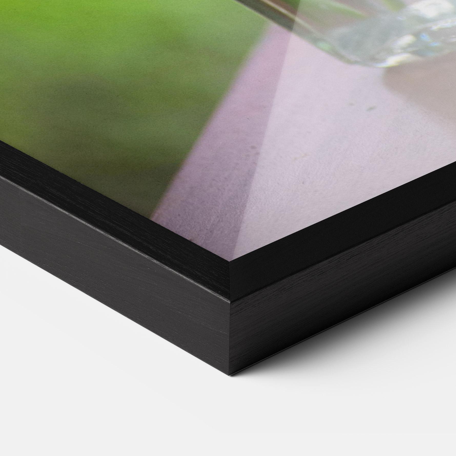 Рамкиран постер Pink Flower Vase mockup 3