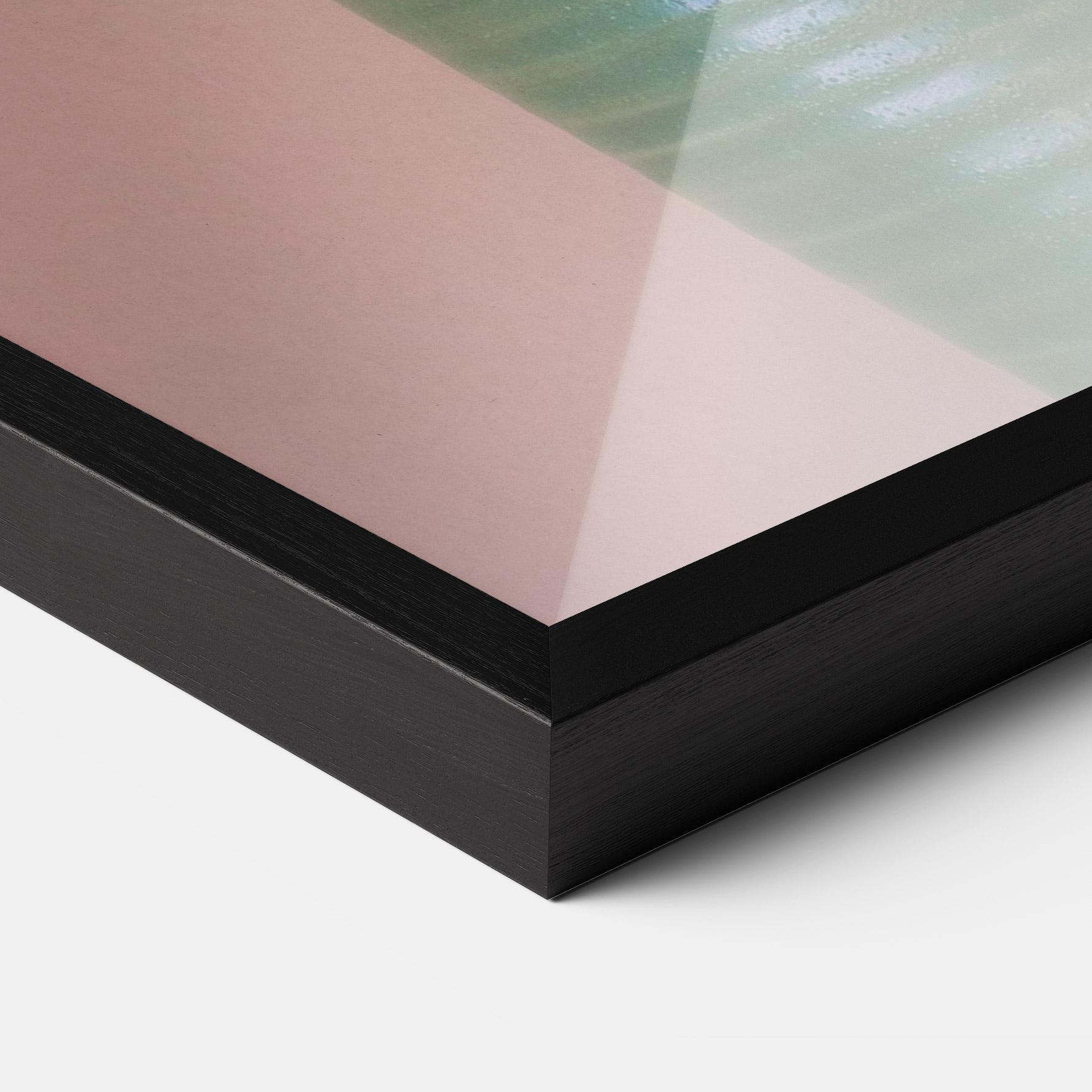 Рамкиран постер Yellow Roses Vase mockup 3