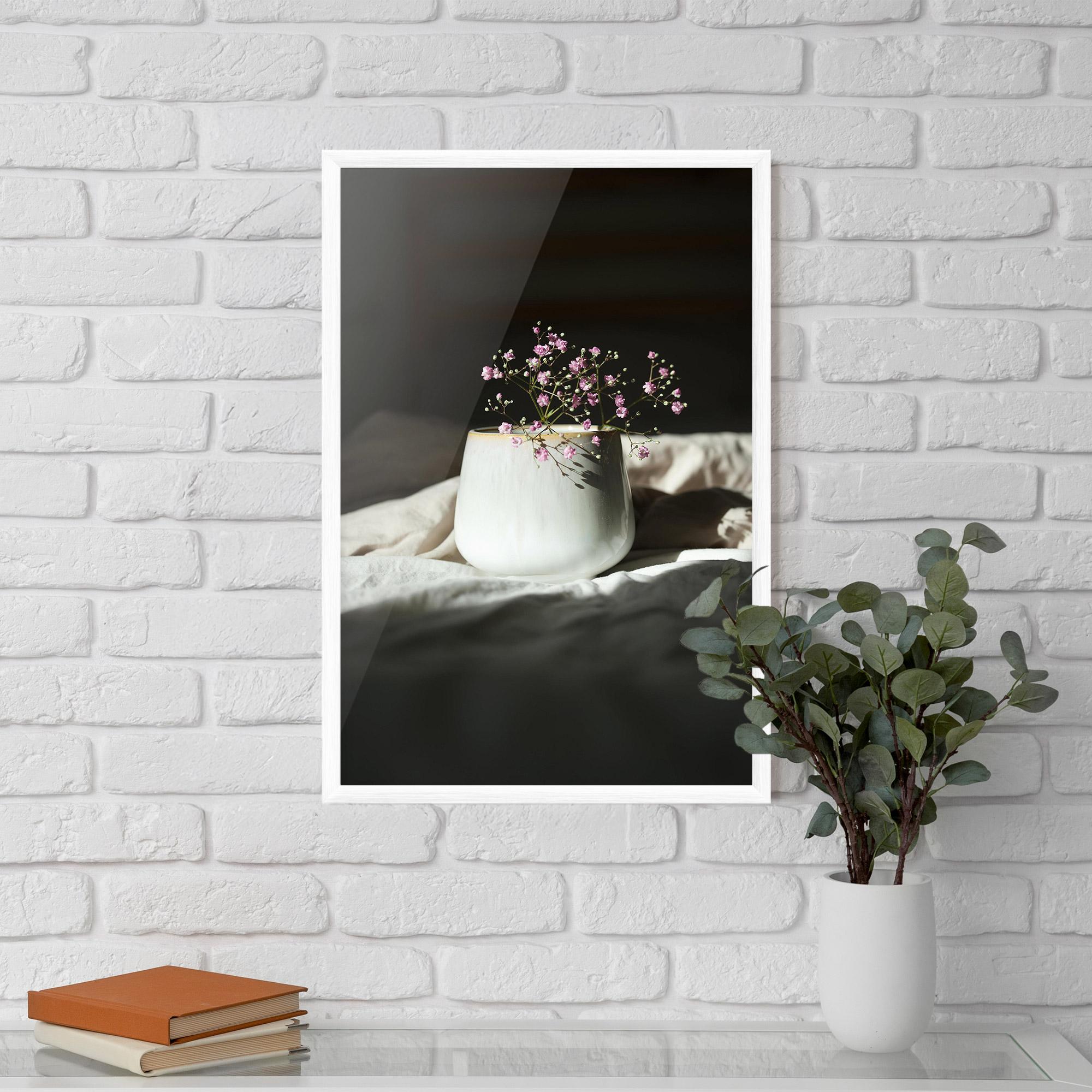 Рамкиран постер Tiny Purple Pant Vase mockup 5