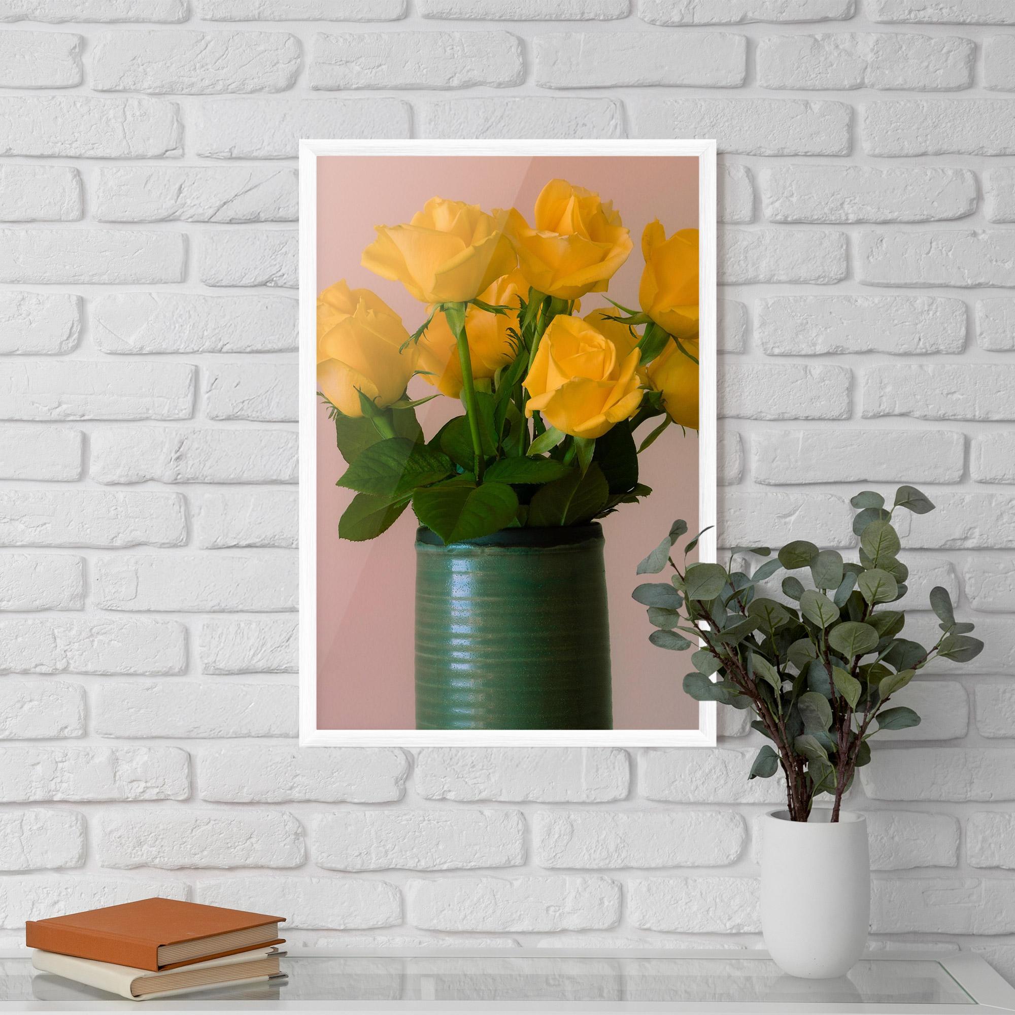 Рамкиран постер Yellow Roses Vase mockup 5
