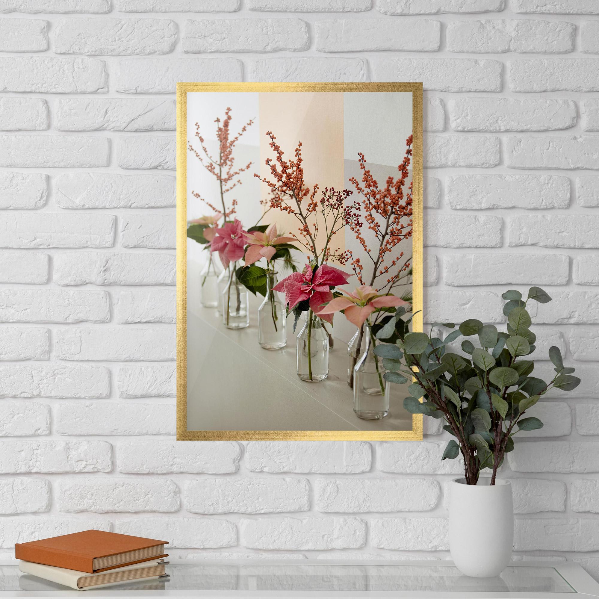 Рамкиран постер Pink Red Flower Vase mockup 5