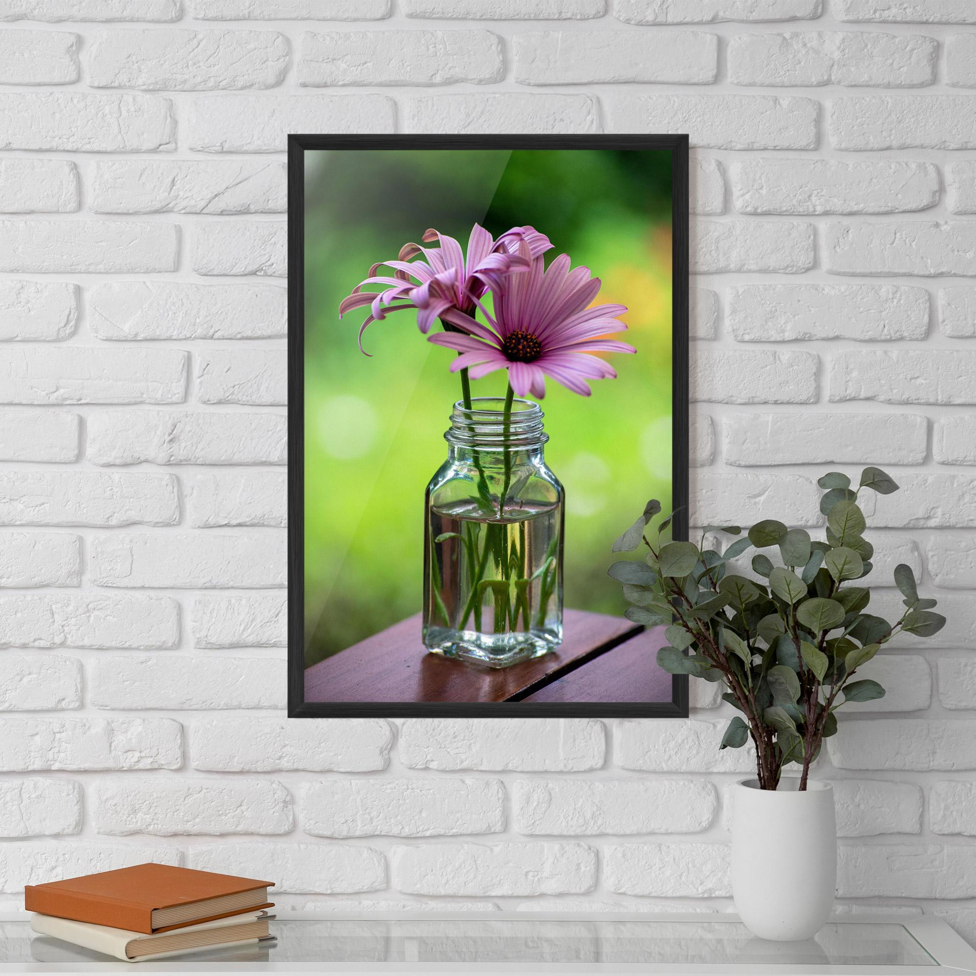 Рамкиран постер Pink Flower Vase mockup 5