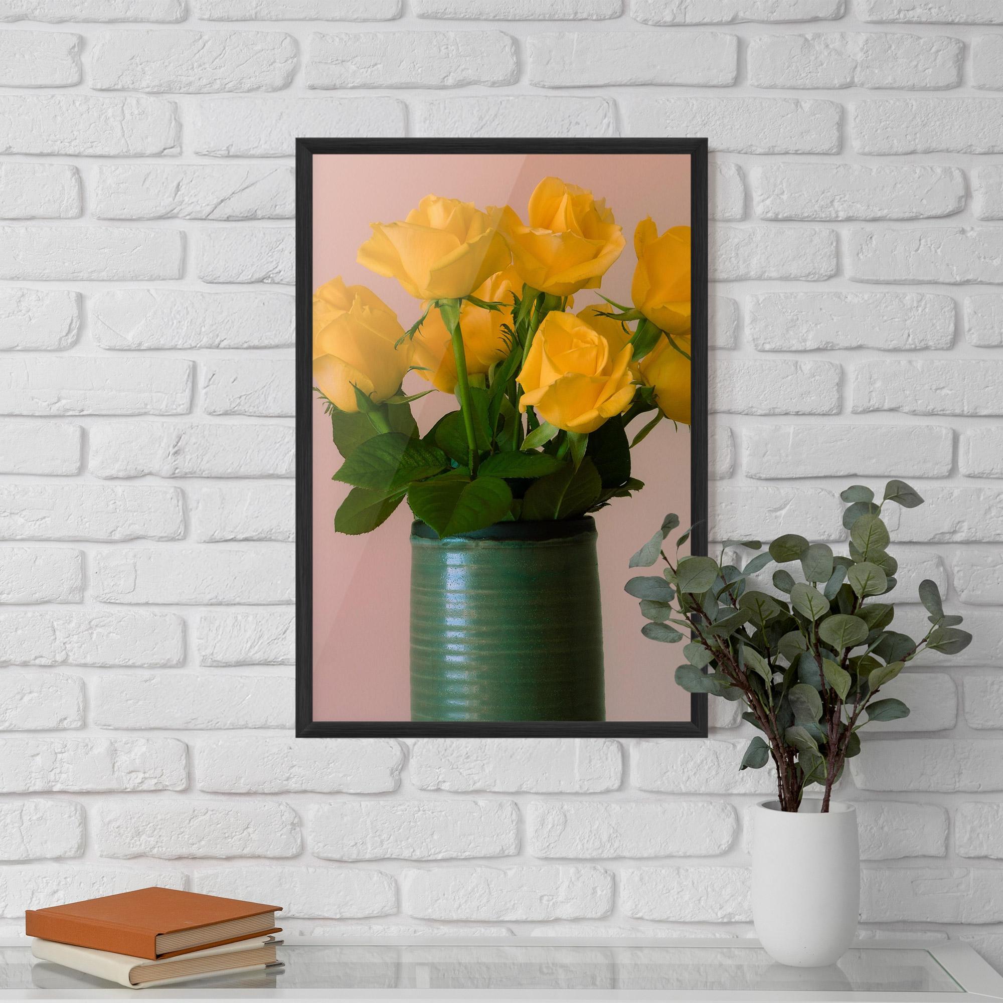 Рамкиран постер Yellow Roses Vase mockup 5