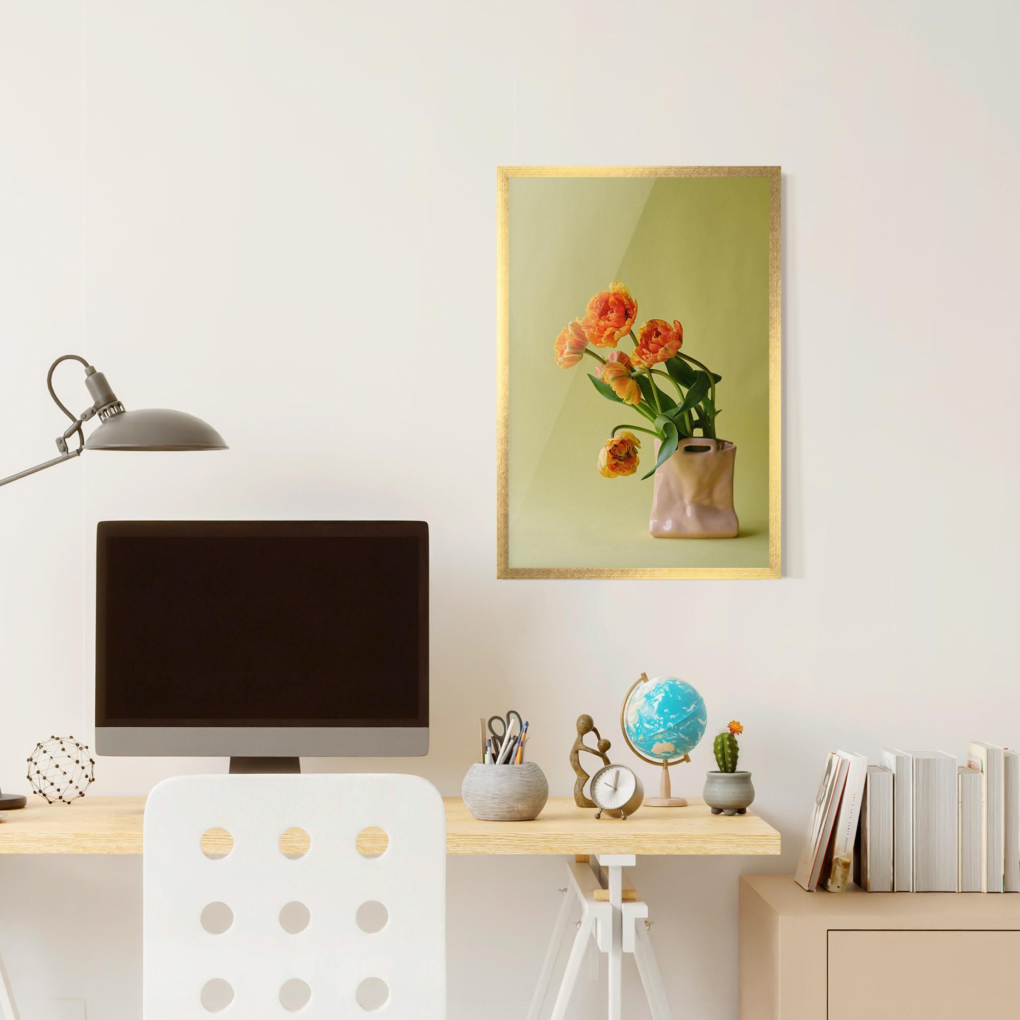 Рамкиран постер Cream Cool Vase mockup 6