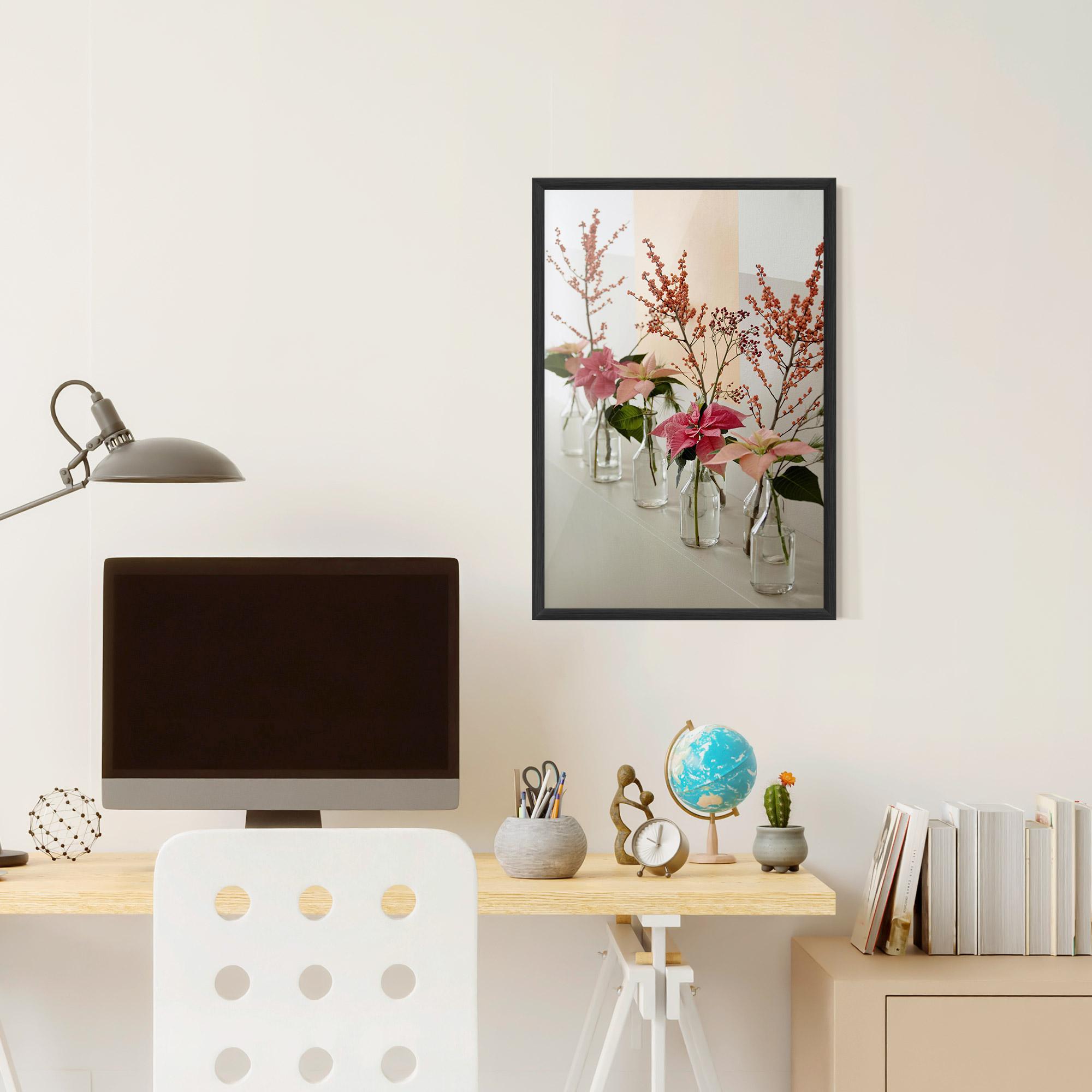 Рамкиран постер Pink Red Flower Vase mockup 6